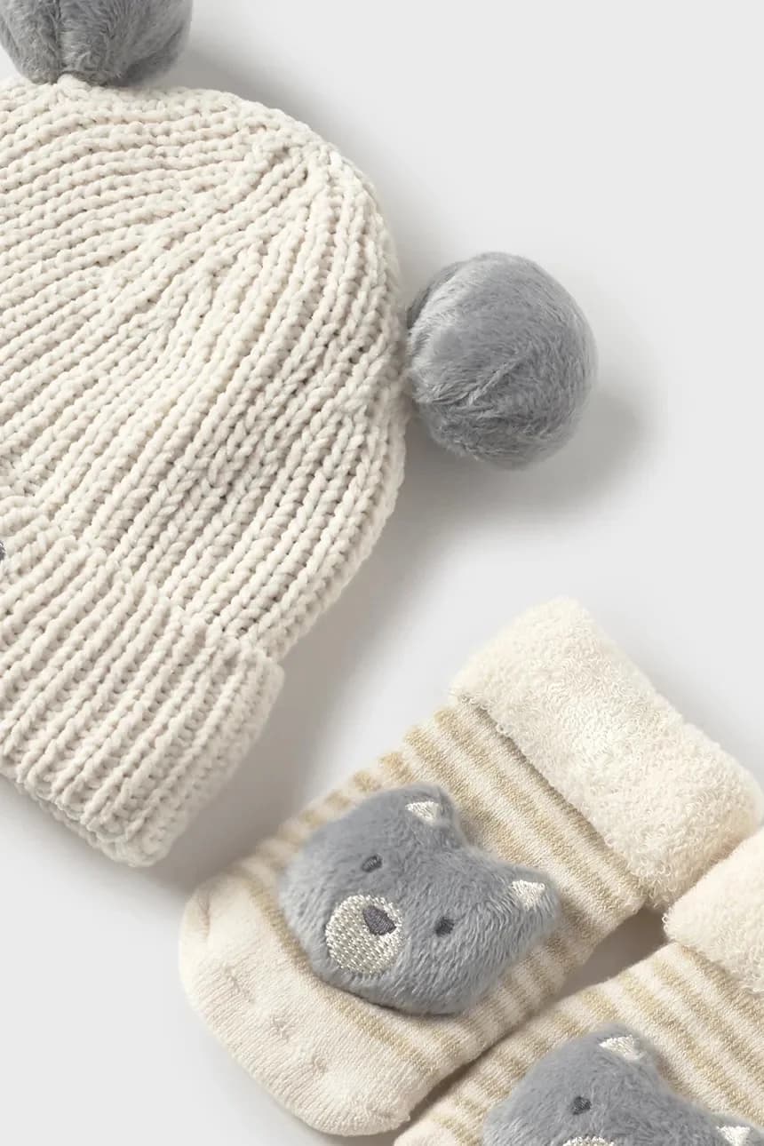 Детская шапочка и носки - фото 2