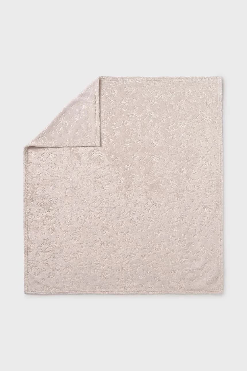 Детское одеяло и мягкая игрушка