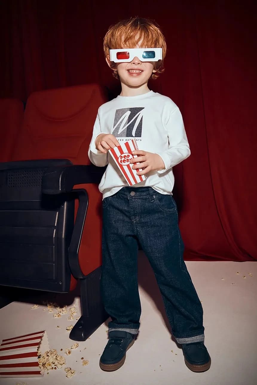 Детские джинсы из мягкого денима.