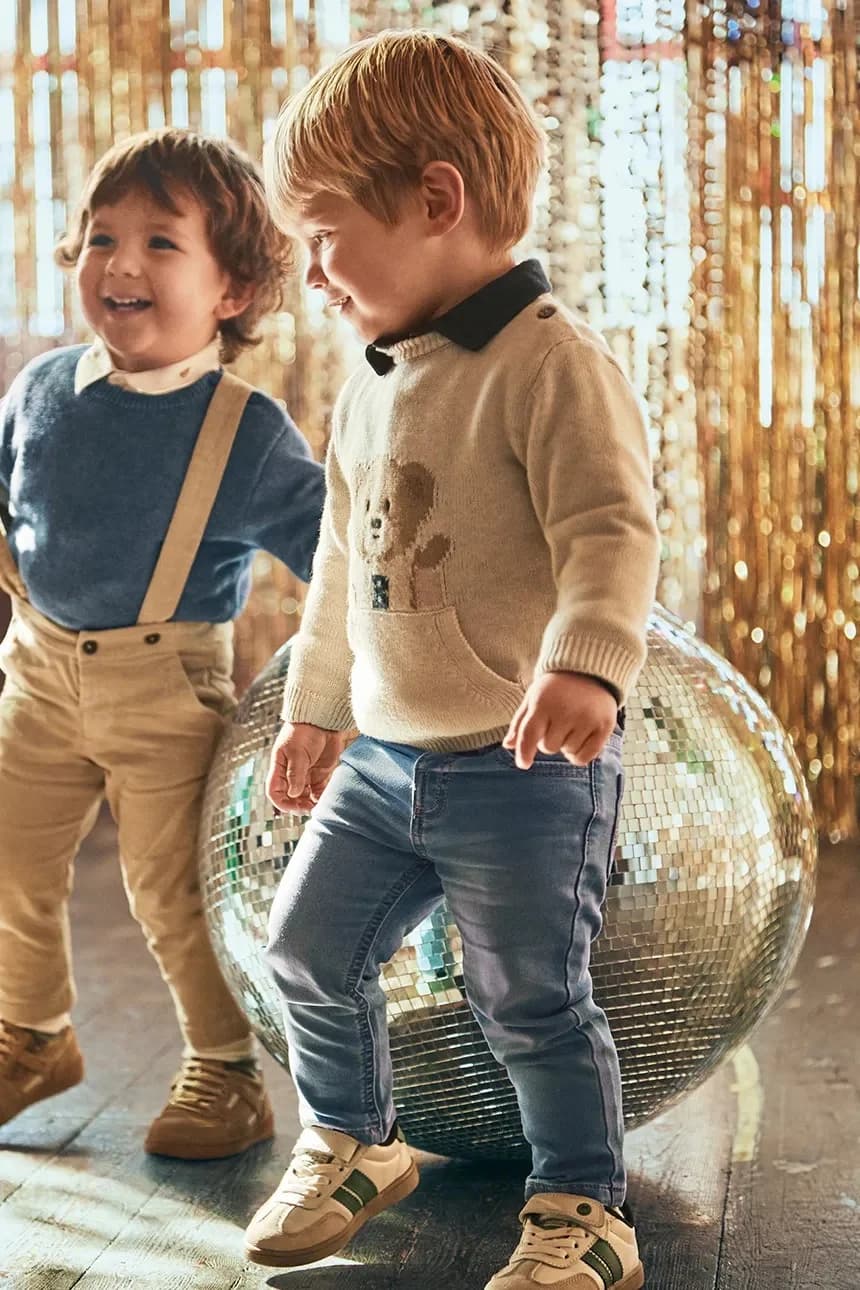 Детские джинсы из мягкого денима.