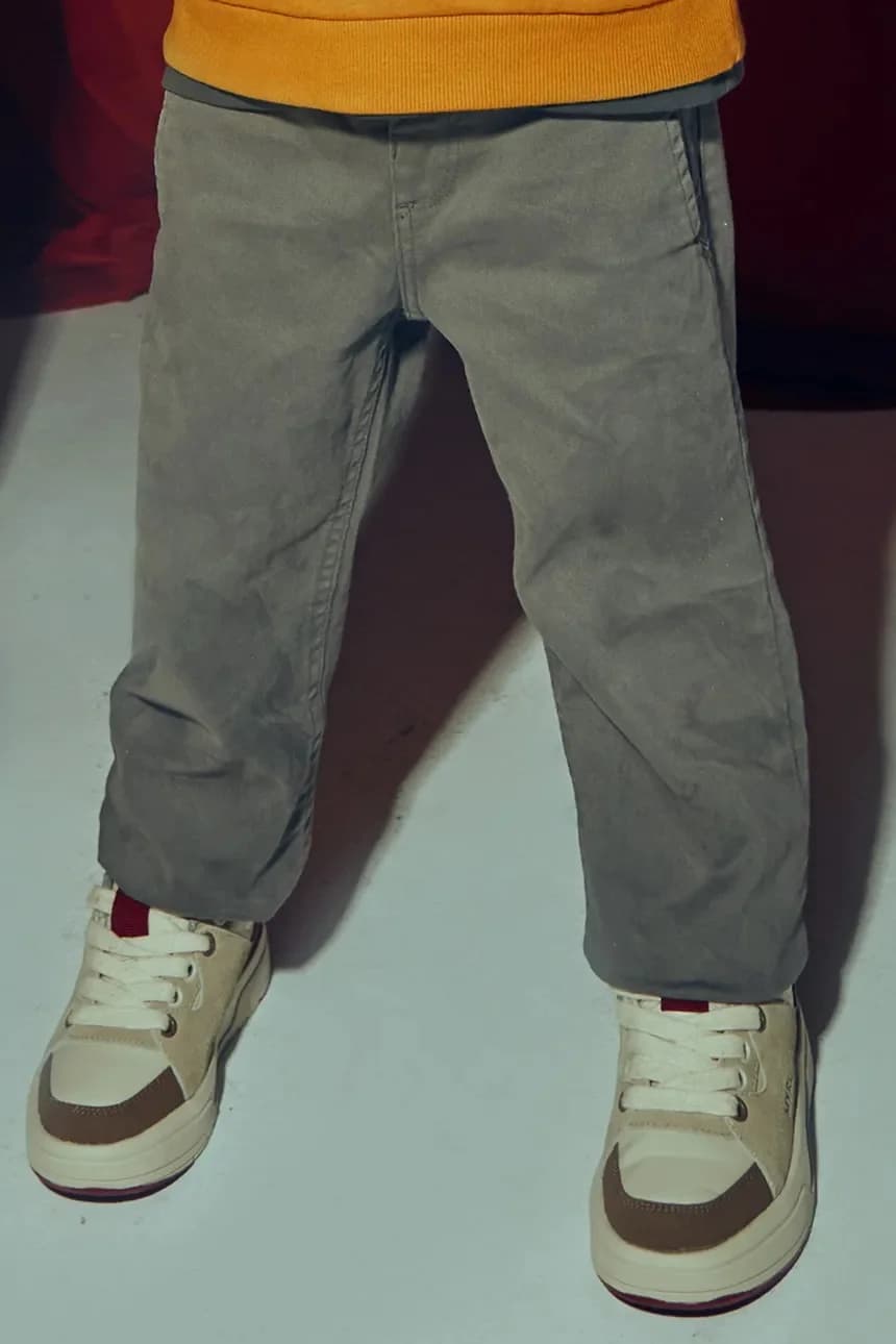 Детские джинсы скейтерского кроя. - фото 5