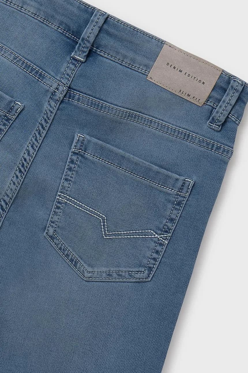 Детские джинсы из мягкого денима. - фото 4