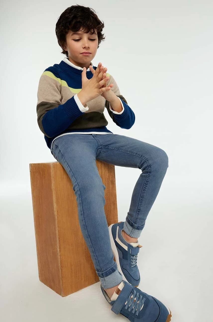 Детские джинсы приталенные базовые джинсы - фото 4