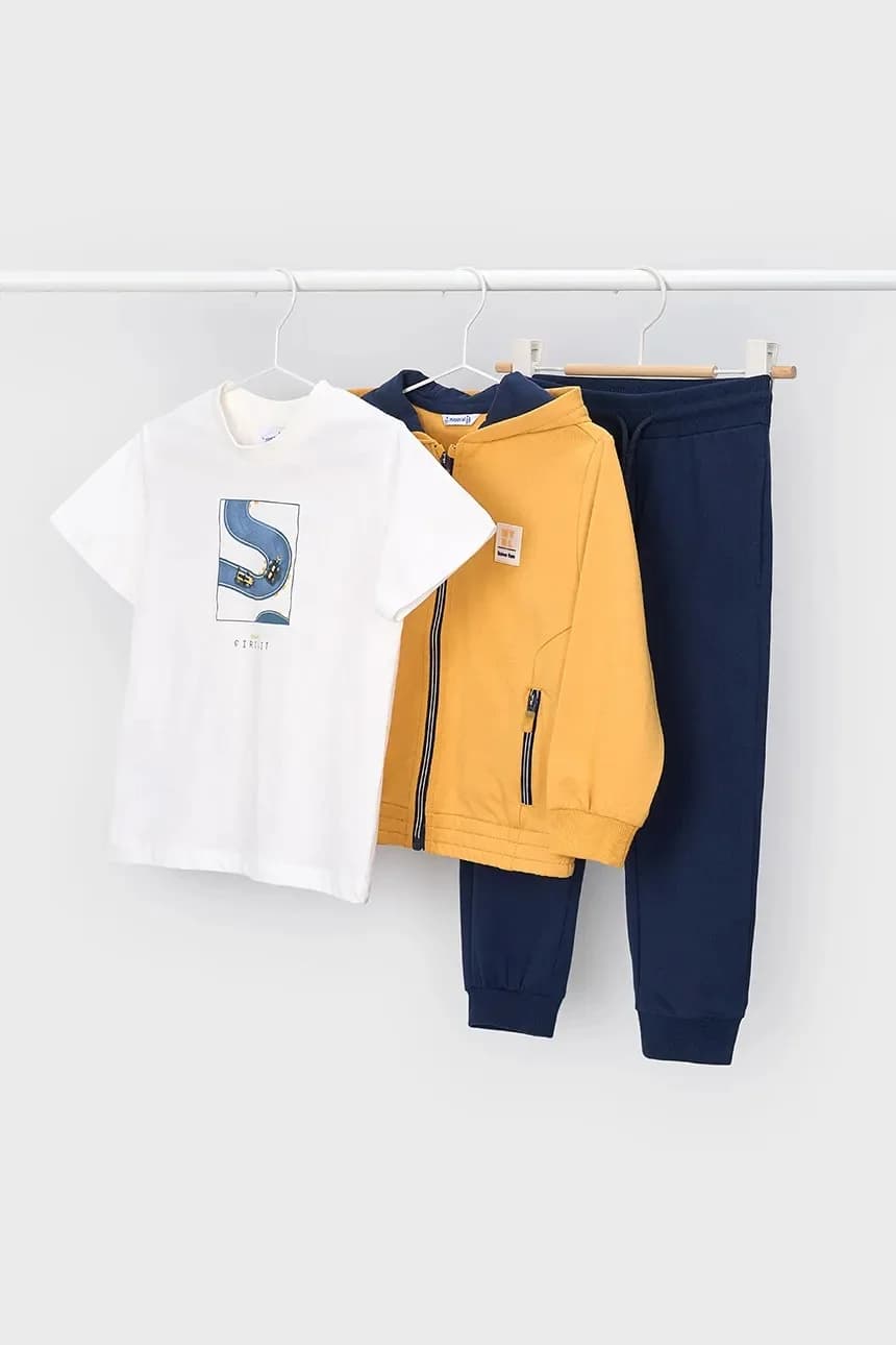 Детский спортивный костюм