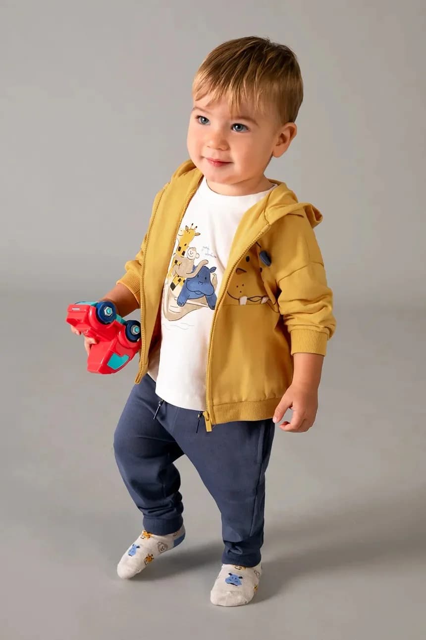 Детский спортивный костюм