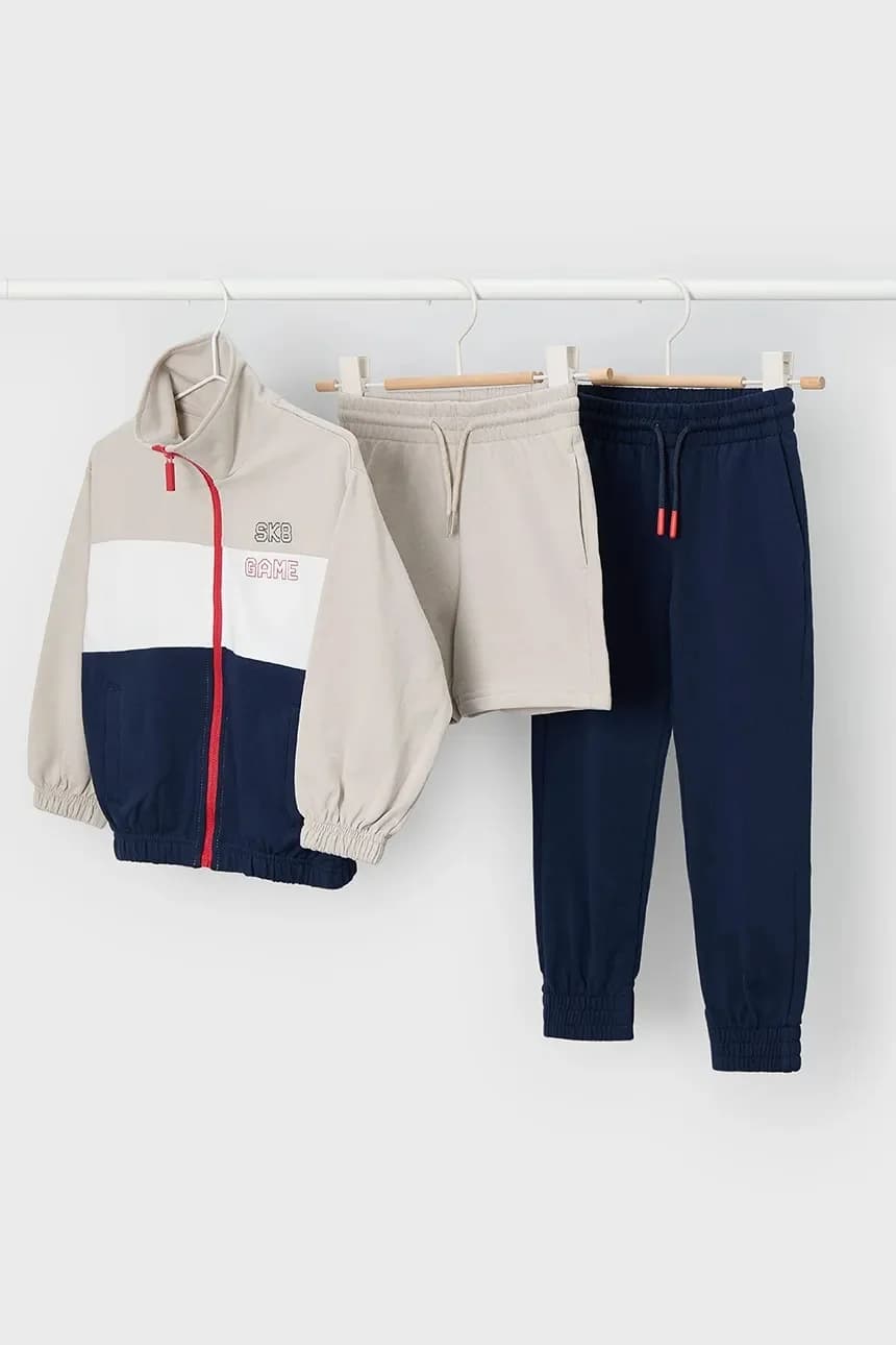 Детский спортивный костюм