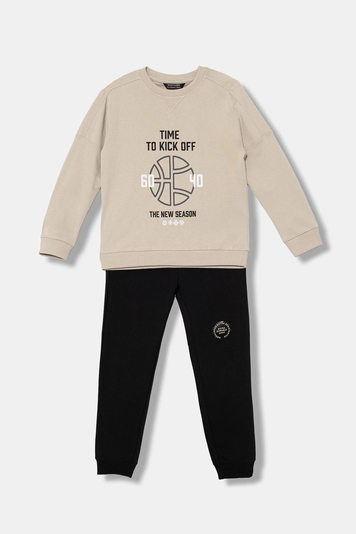 Детский спортивный костюм