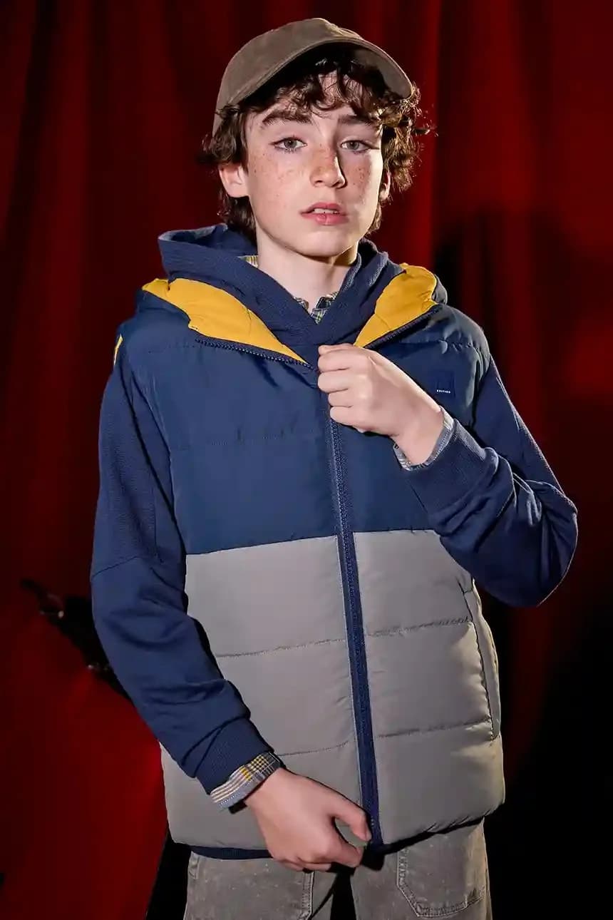 Детский двусторонний жилет.