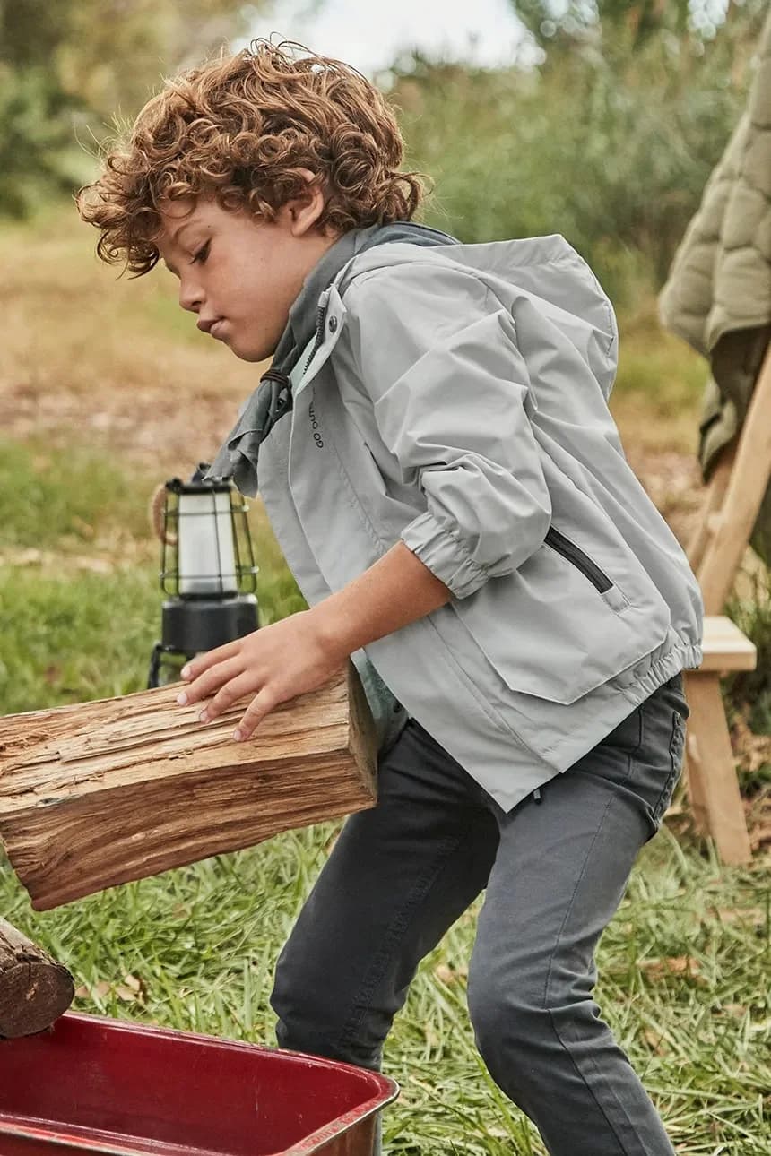 Базовые детские брюки приталенного кроя - фото 5