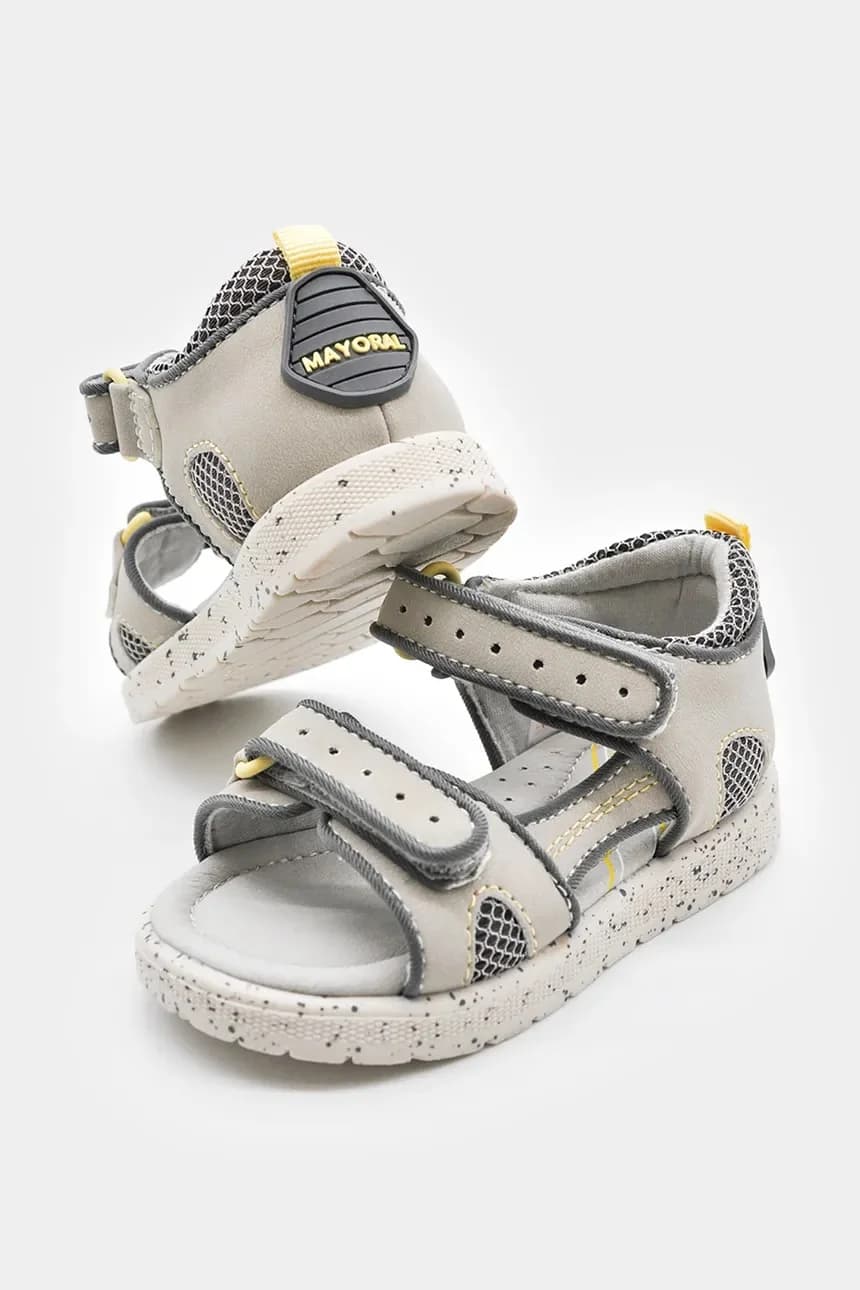 Детские сандалии