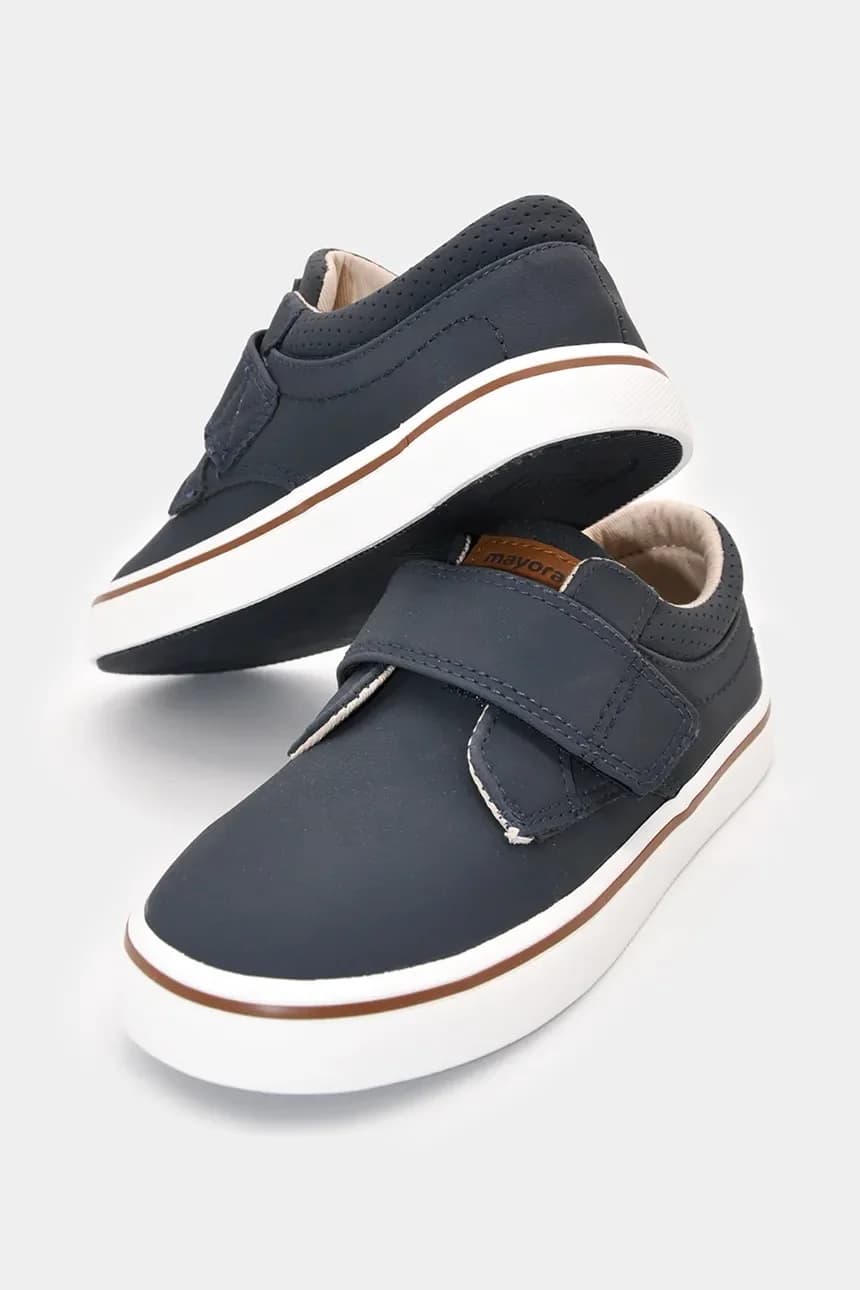 Детские кроссовки