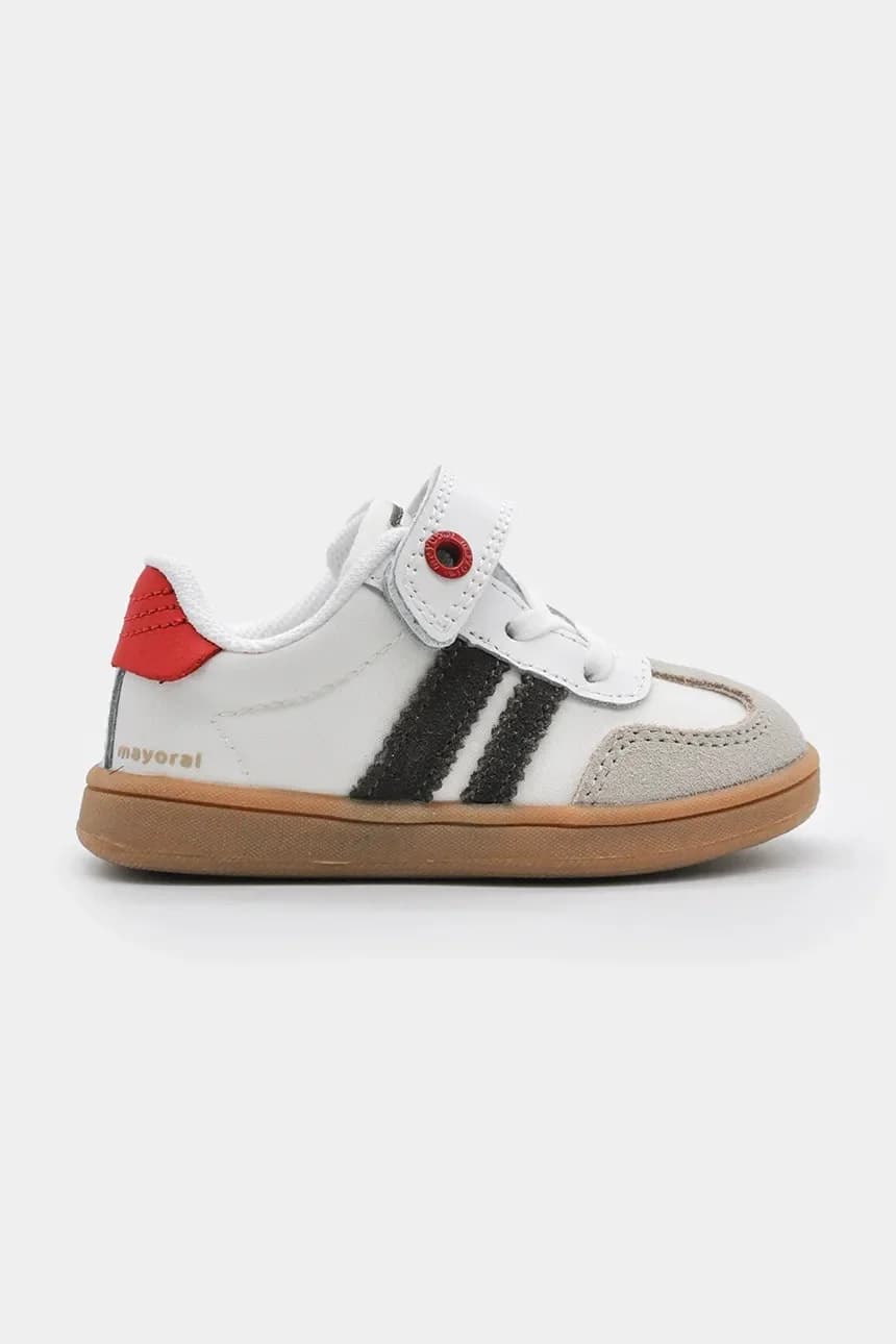 Детские кроссовки