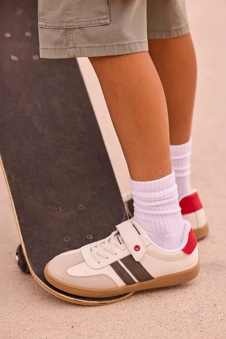 Детские кроссовки