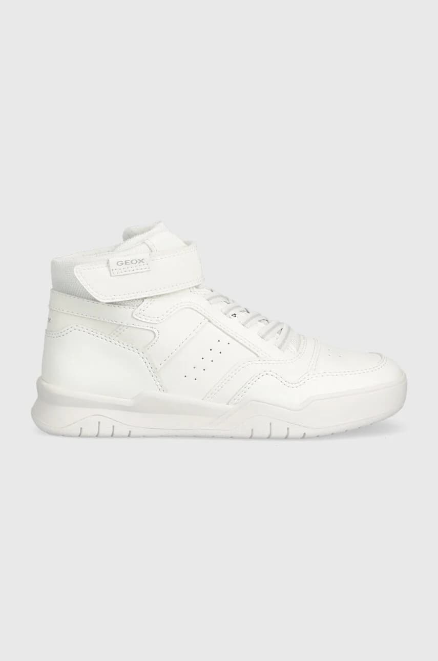 Детские кроссовки