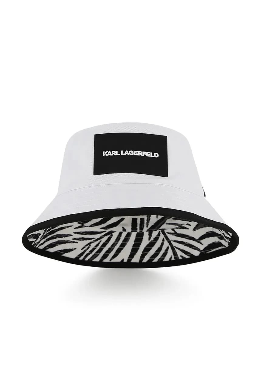 Детская двусторонняя шапка из хлопка.