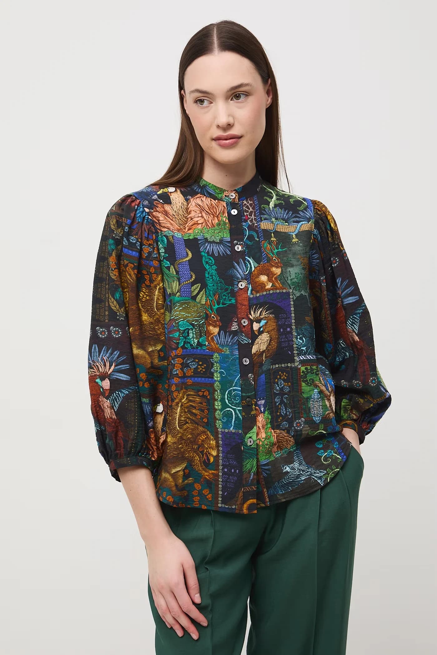 Женская блузка-рубашка из вискозы - фото 3