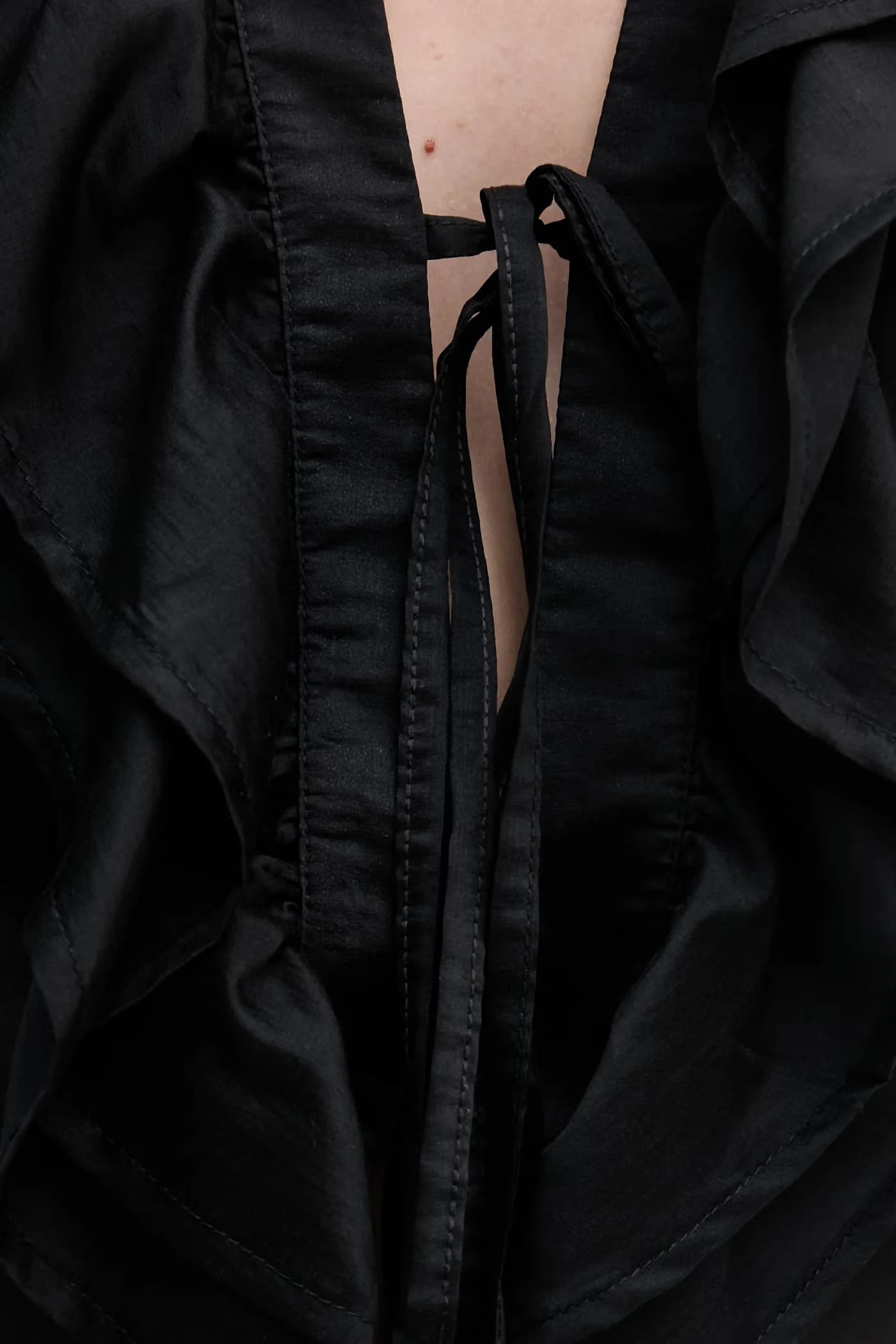 Женская блузка с рюшами из лиоцелла - фото 5