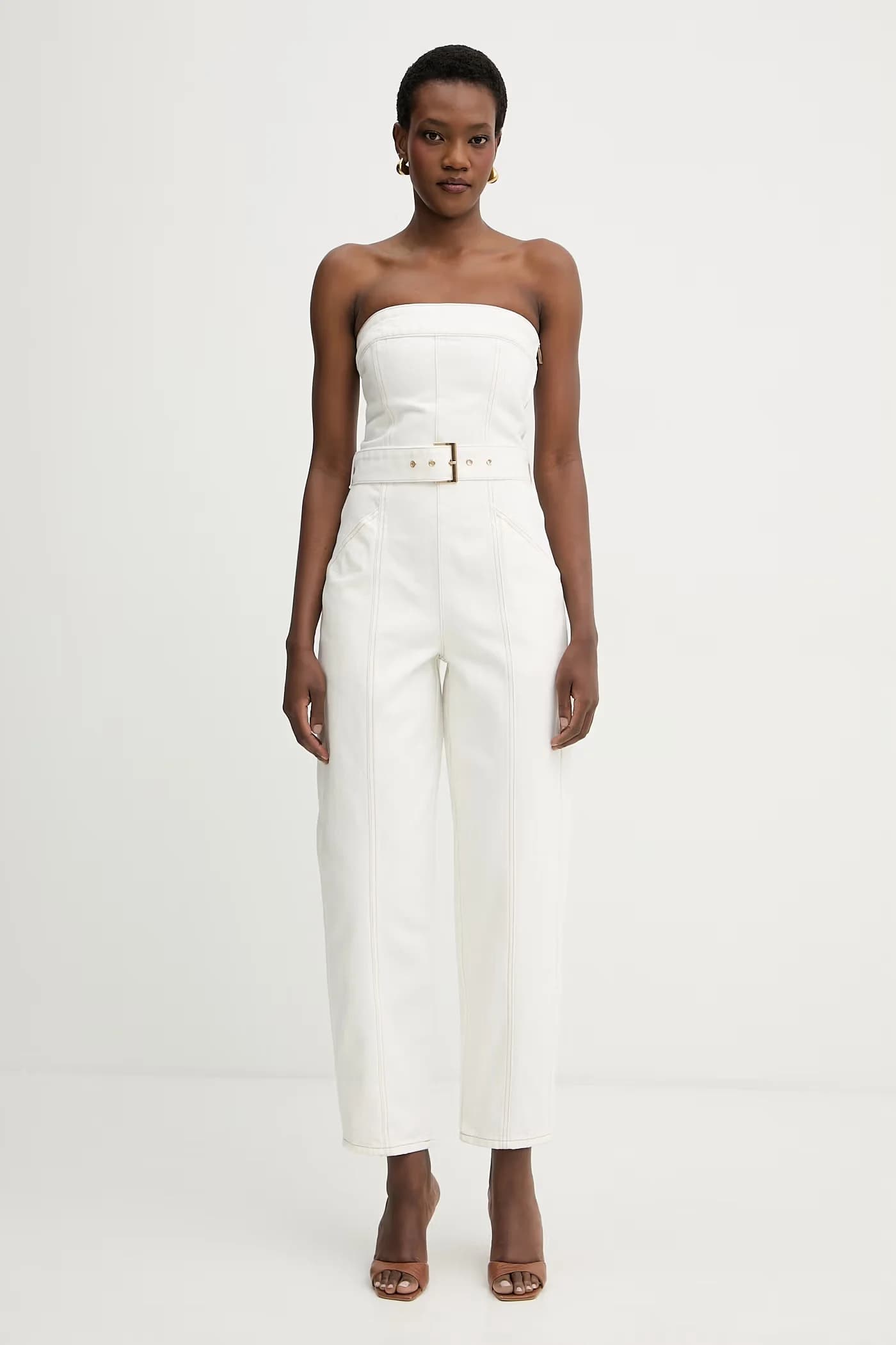 Женский джинсовый комбинезон без бретелек - фото 2