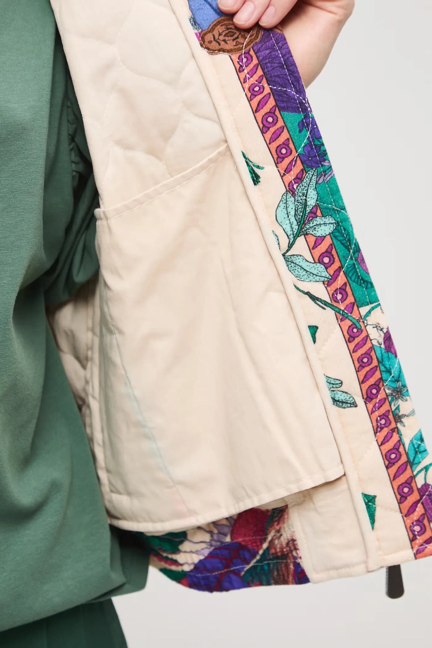 Женский хлопковый бомбер - фото 8