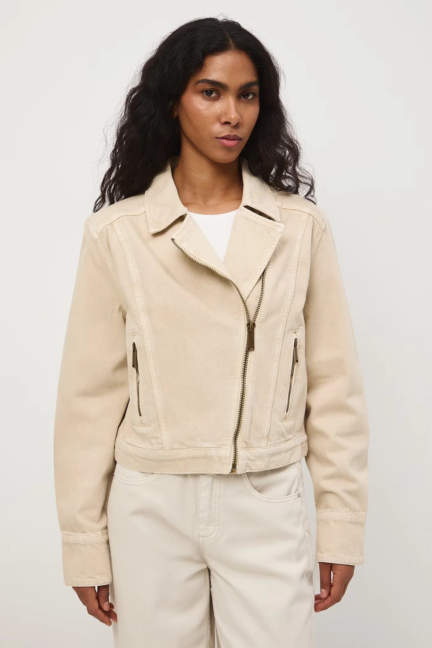 Женская джинсовая куртка из хлопка - фото 2