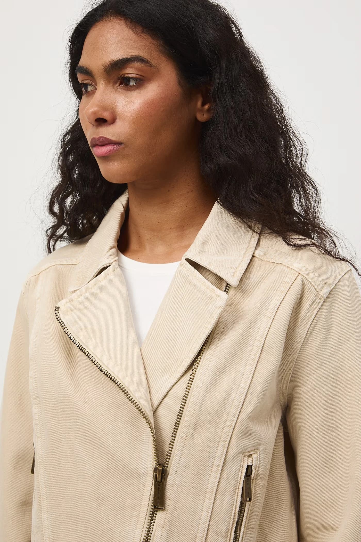 Женская джинсовая куртка из хлопка - фото 4