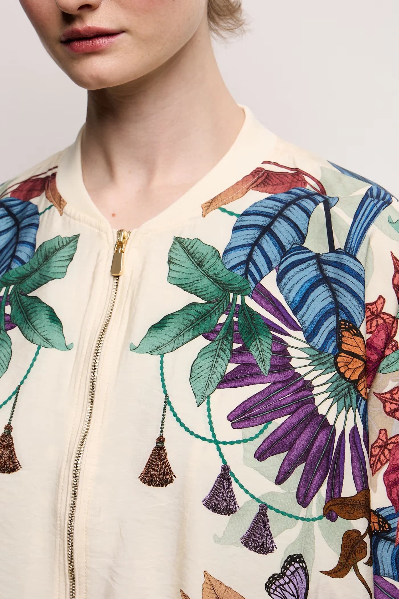 Женская куртка из вискозы - фото 5