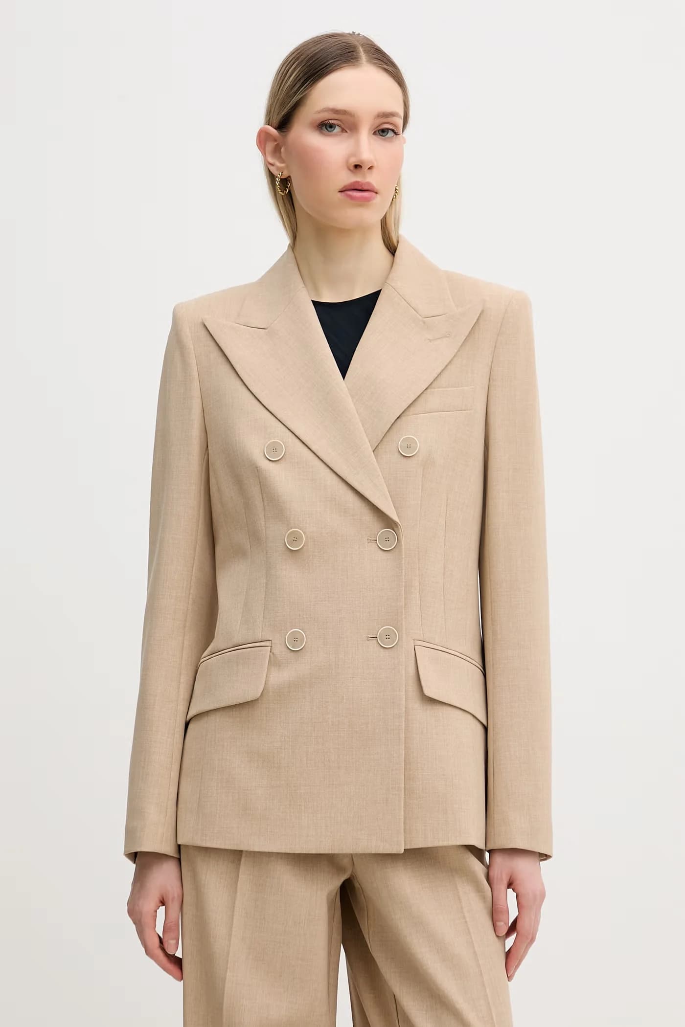 Женский двубортный пиджак