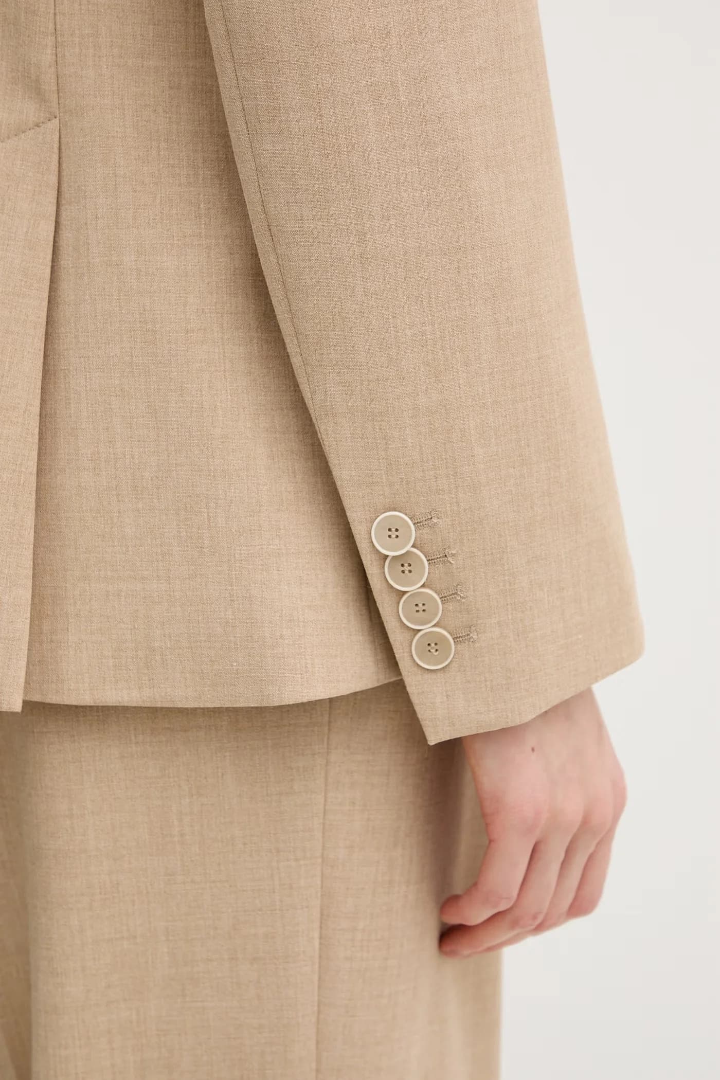 Женский двубортный пиджак - фото 5