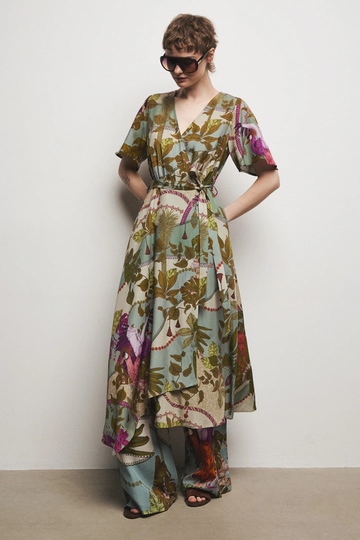 Платье с запахом из смесового льна