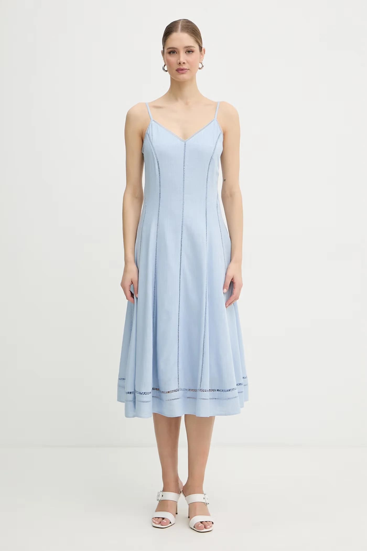 Платье из льна