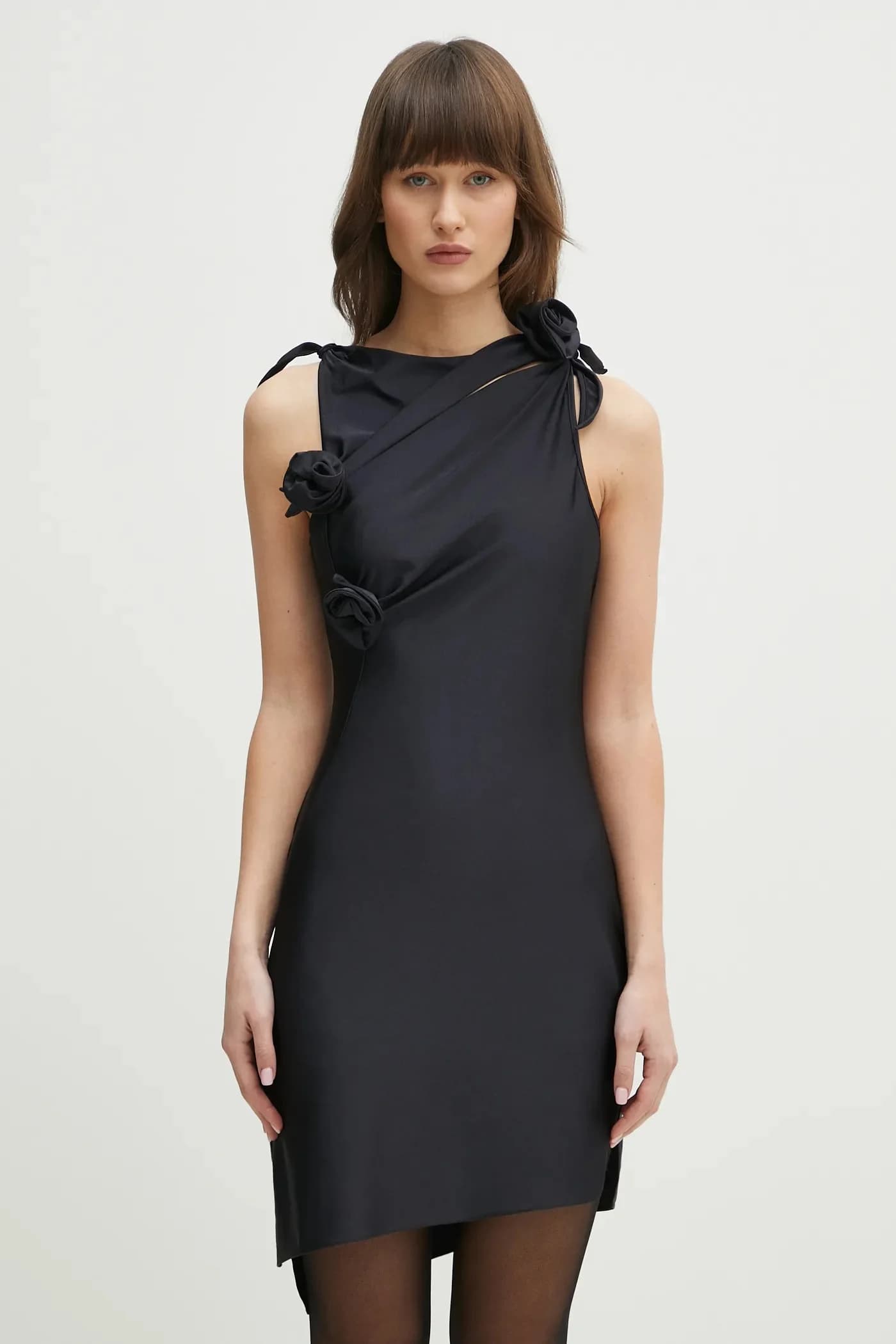 Асимметричное платье с цветочным узором