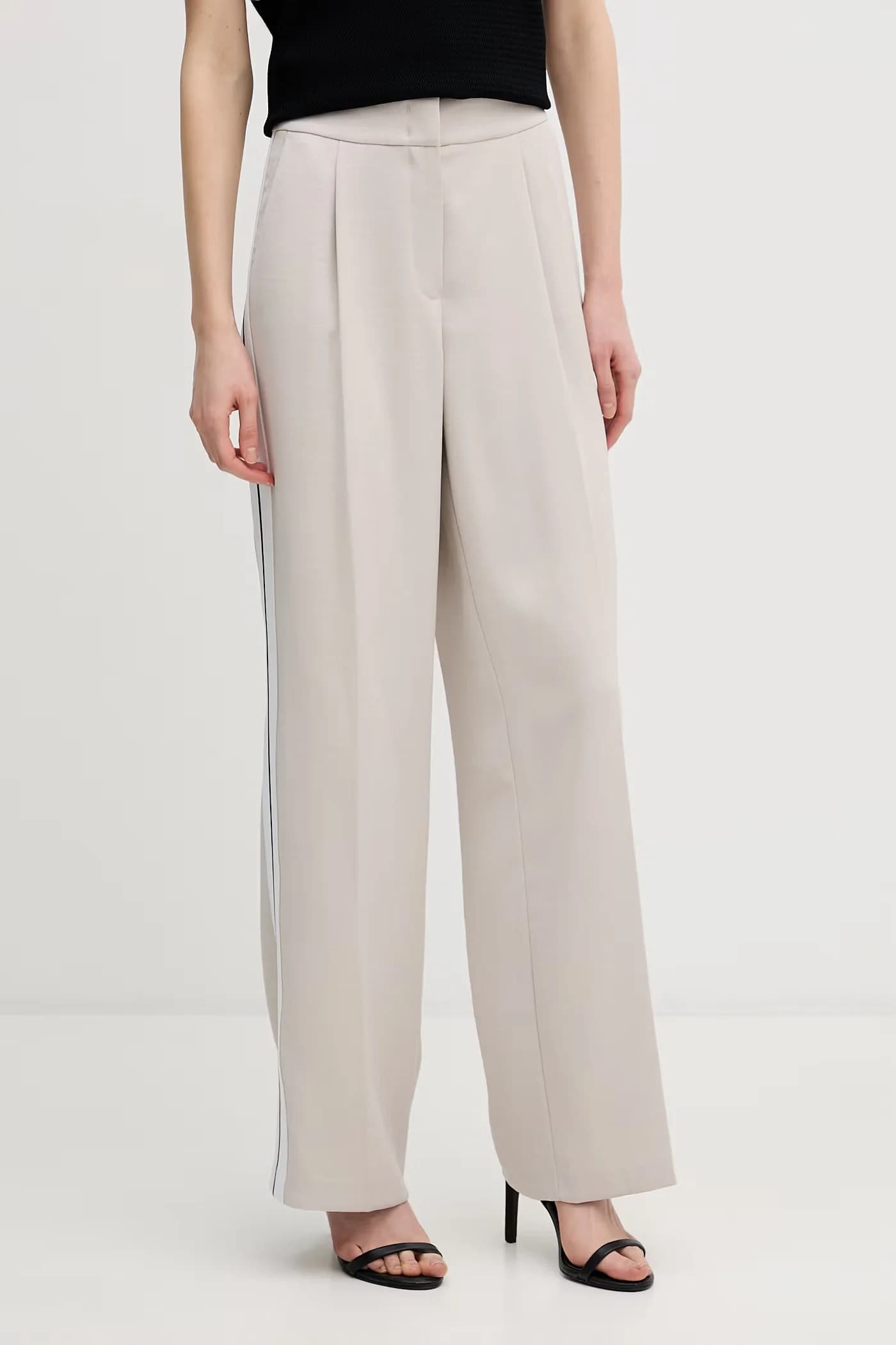 Женские брюки бежевые для женщин