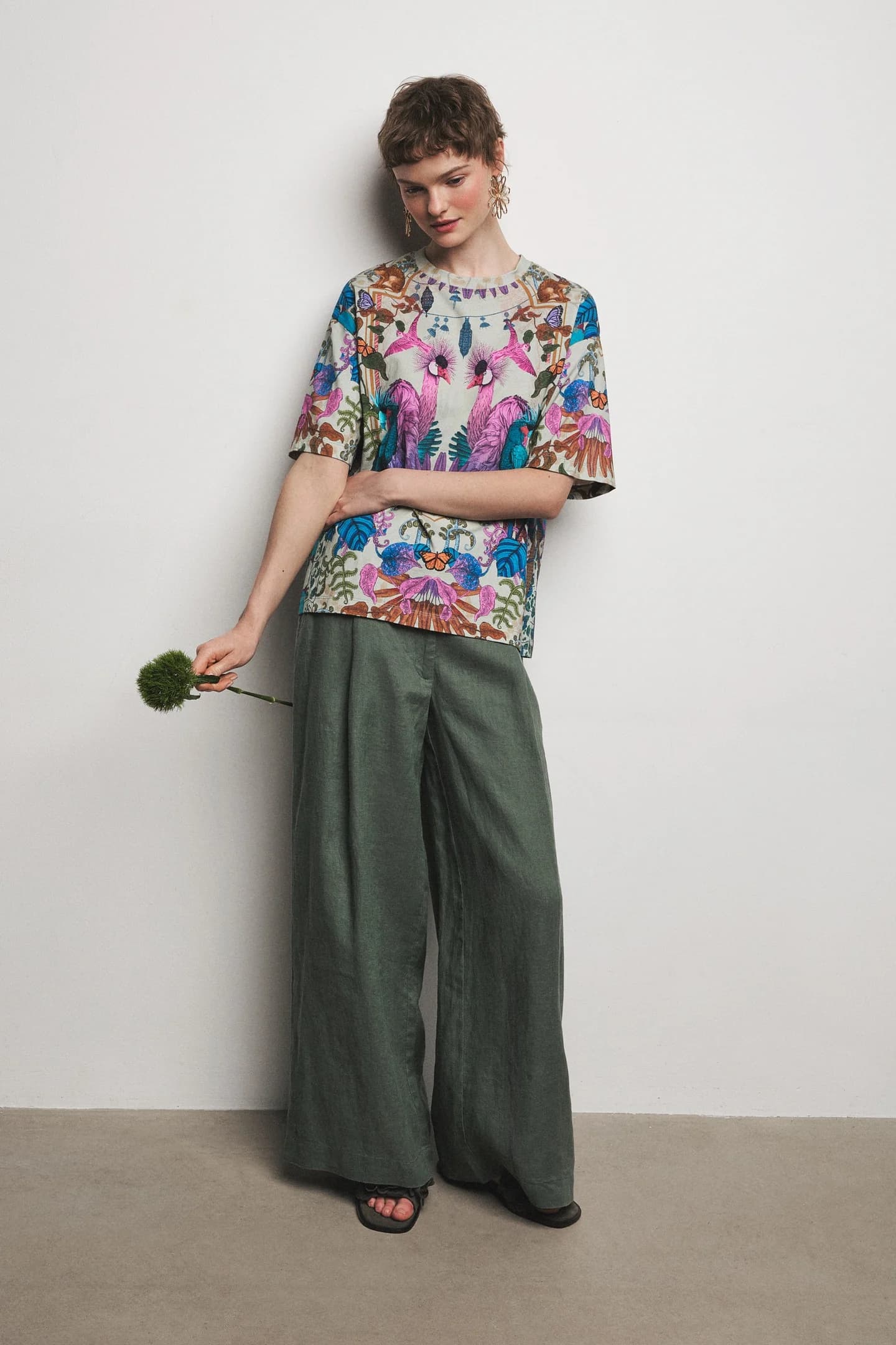 Женская хлопковая футболка оверсайз