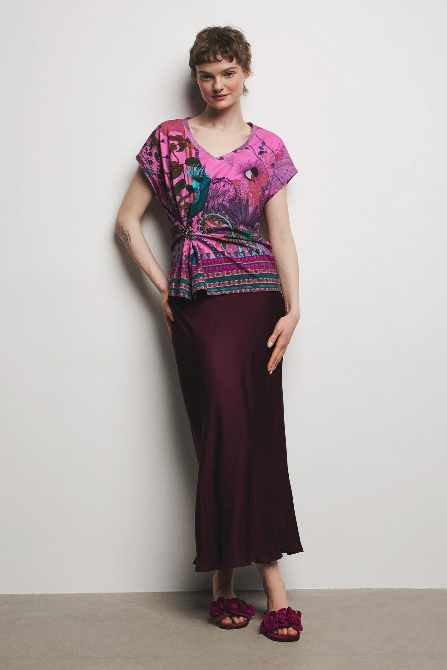 Женская хлопковая футболка с эластаном