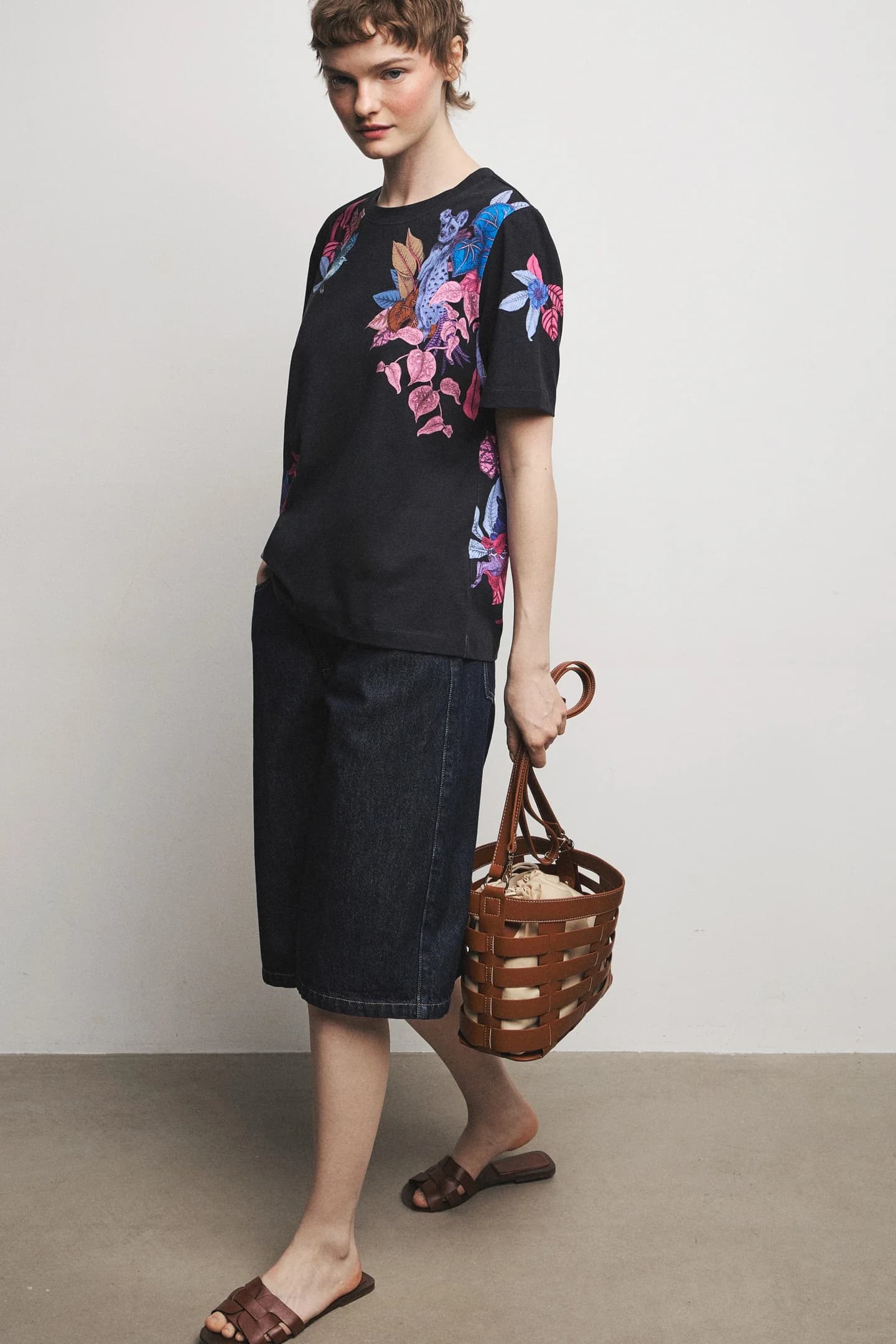 Женская хлопковая футболка с эластаном