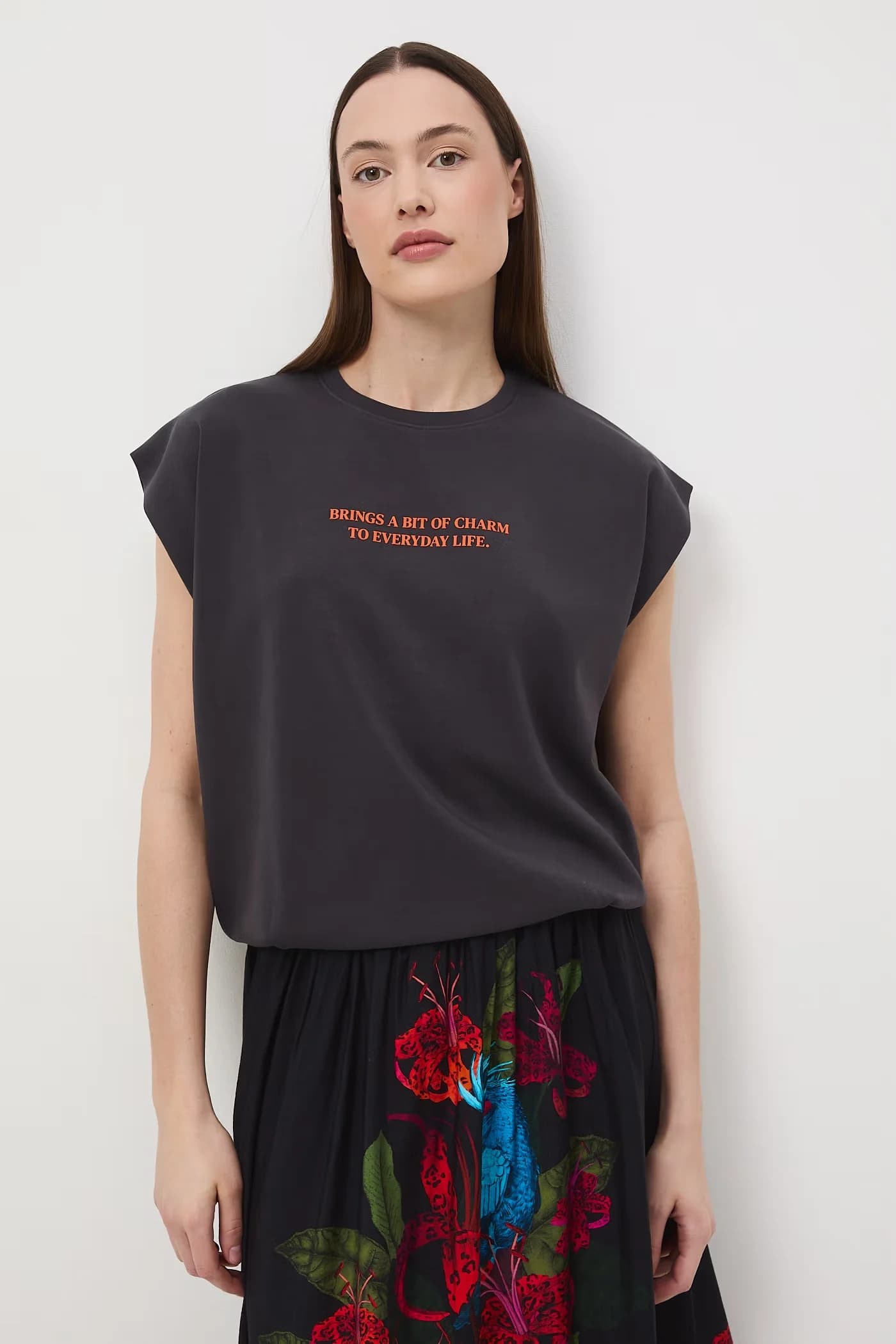 Женская футболка оверсайз из хлопка с эластаном - фото 2