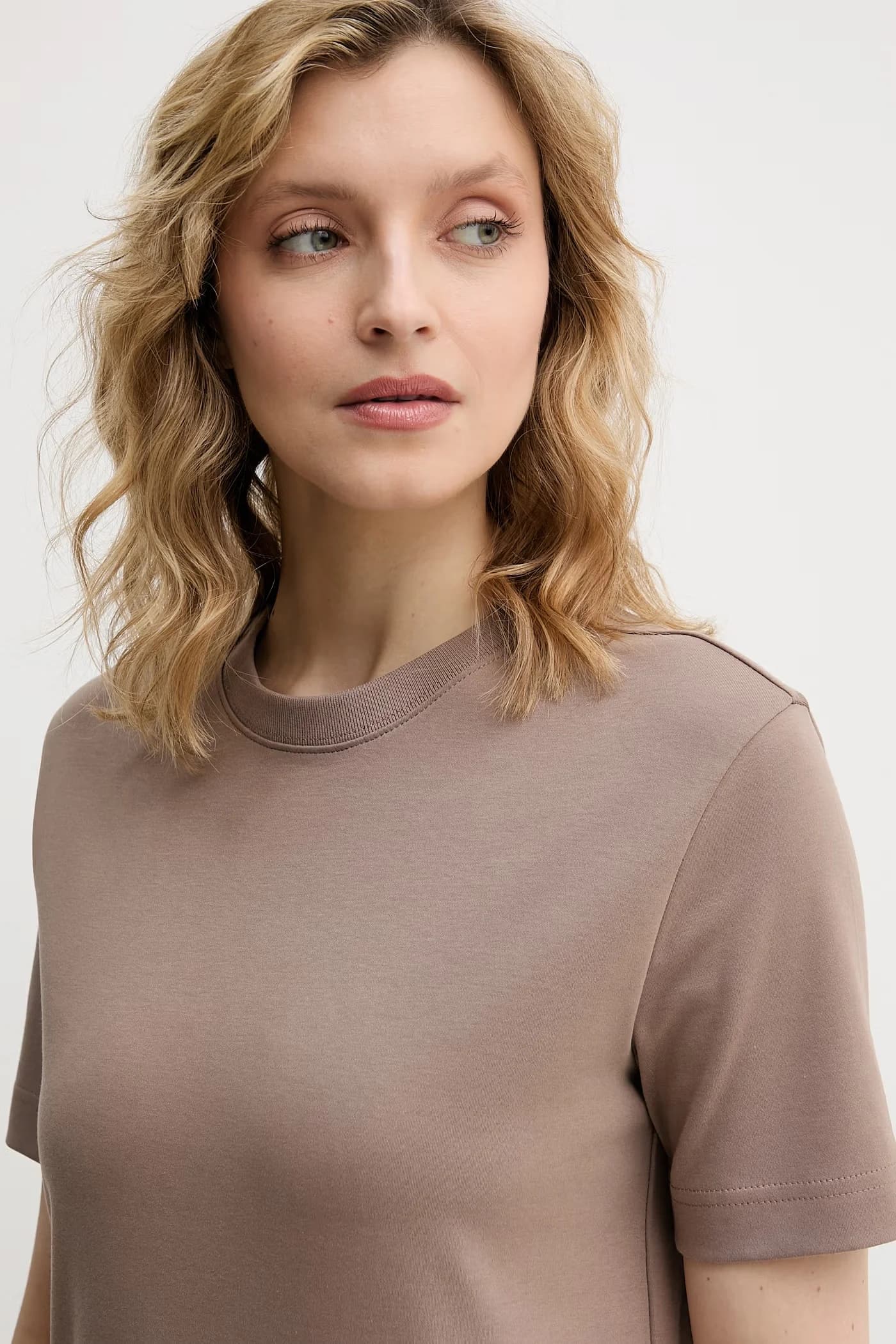 Женская хлопковая футболка - фото 4