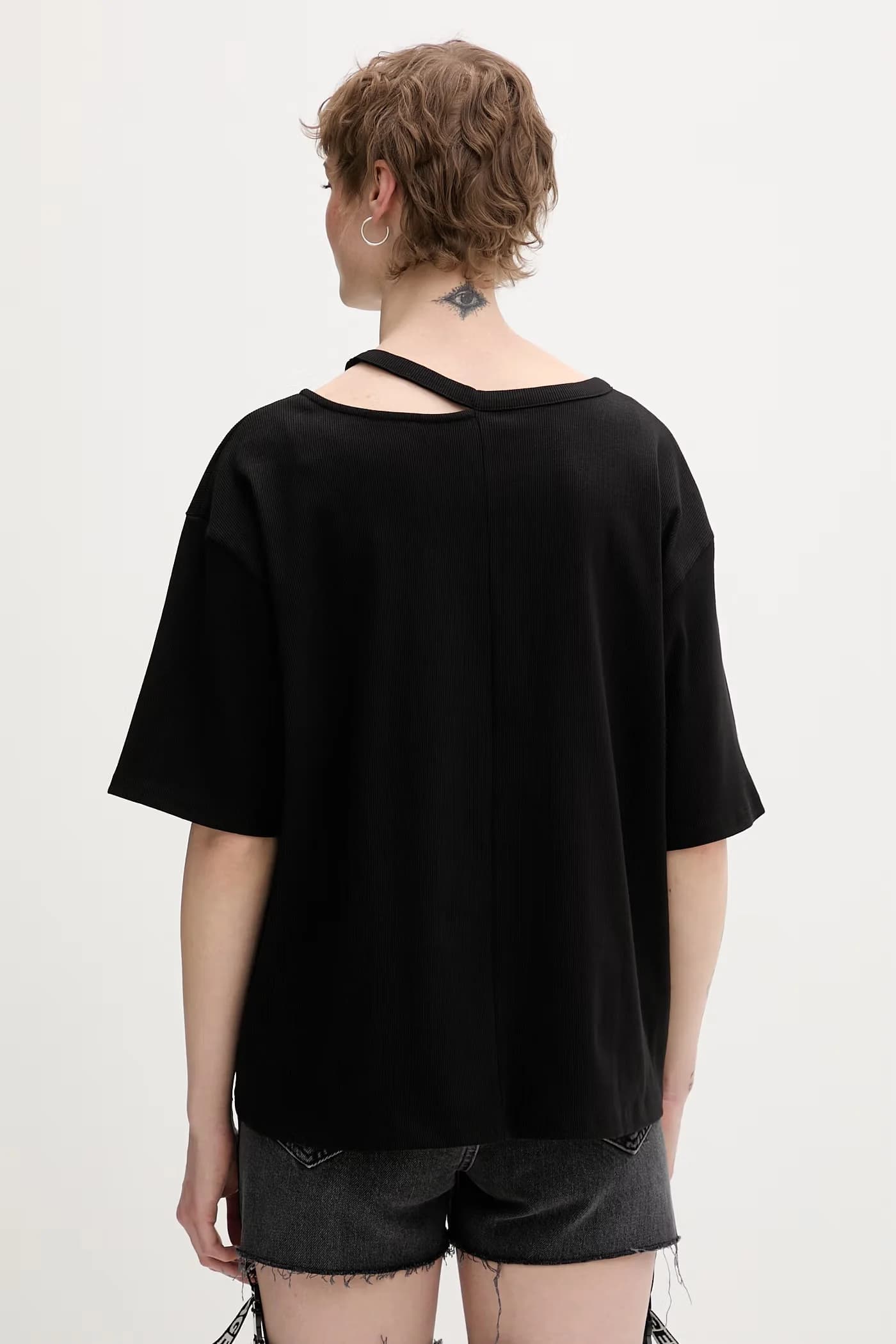 Женская футболка - фото 3