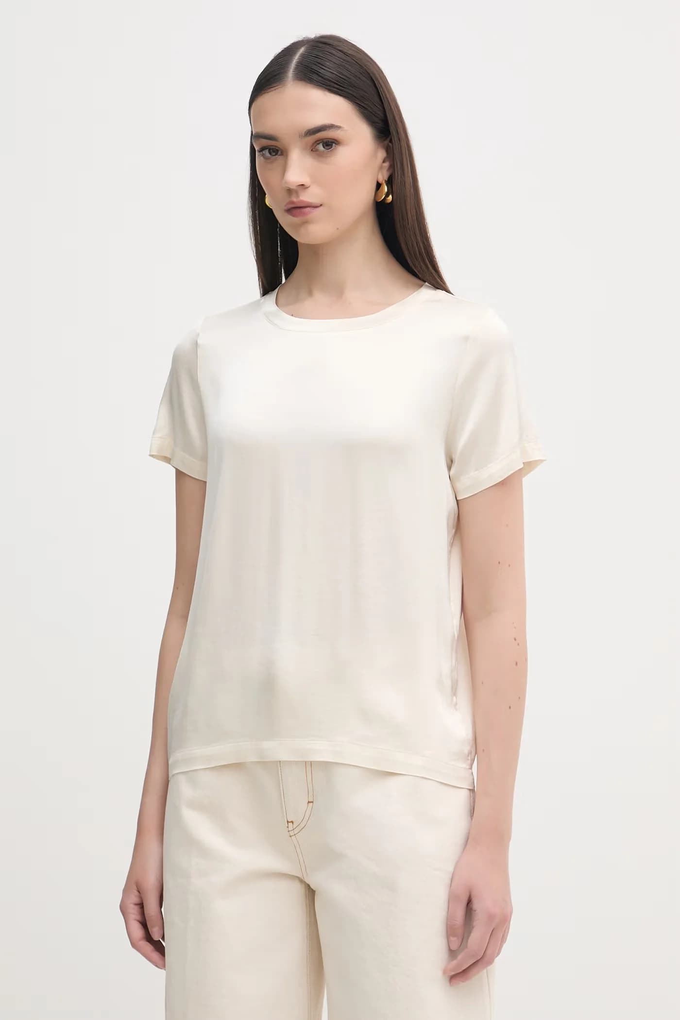 Базовая женская футболка из вискозы