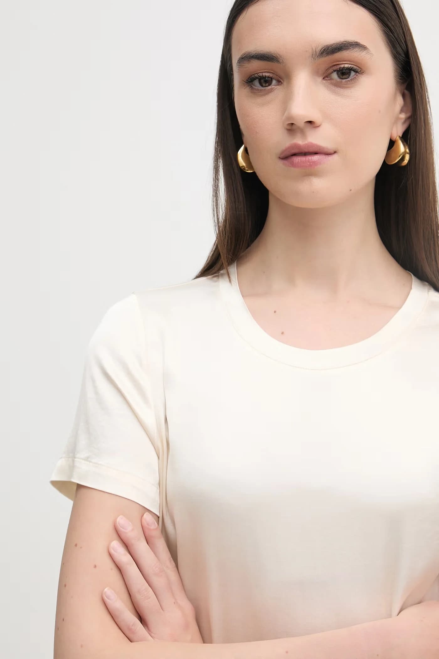 Базовая женская футболка из вискозы - фото 4