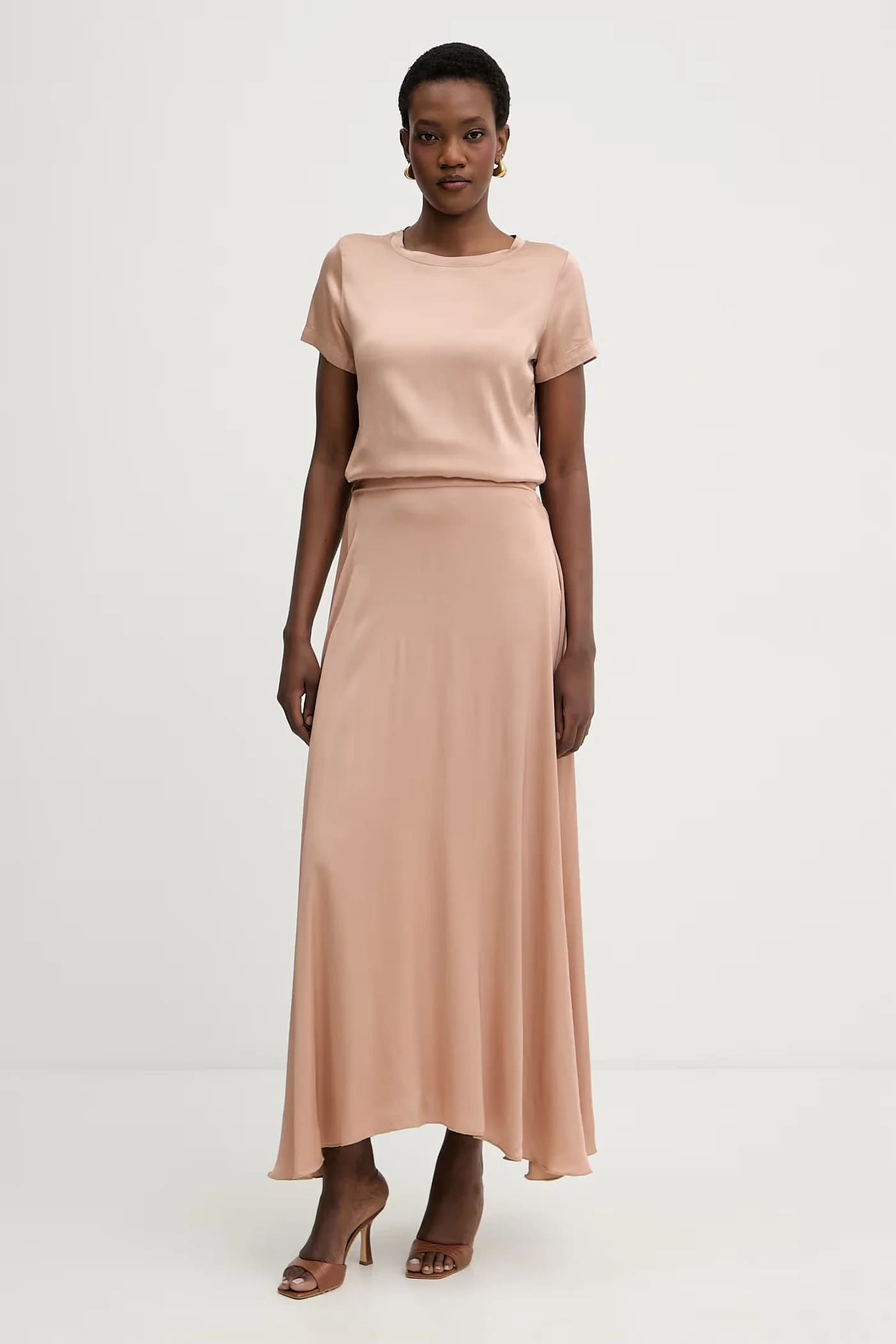 Базовая женская футболка из вискозы - фото 2