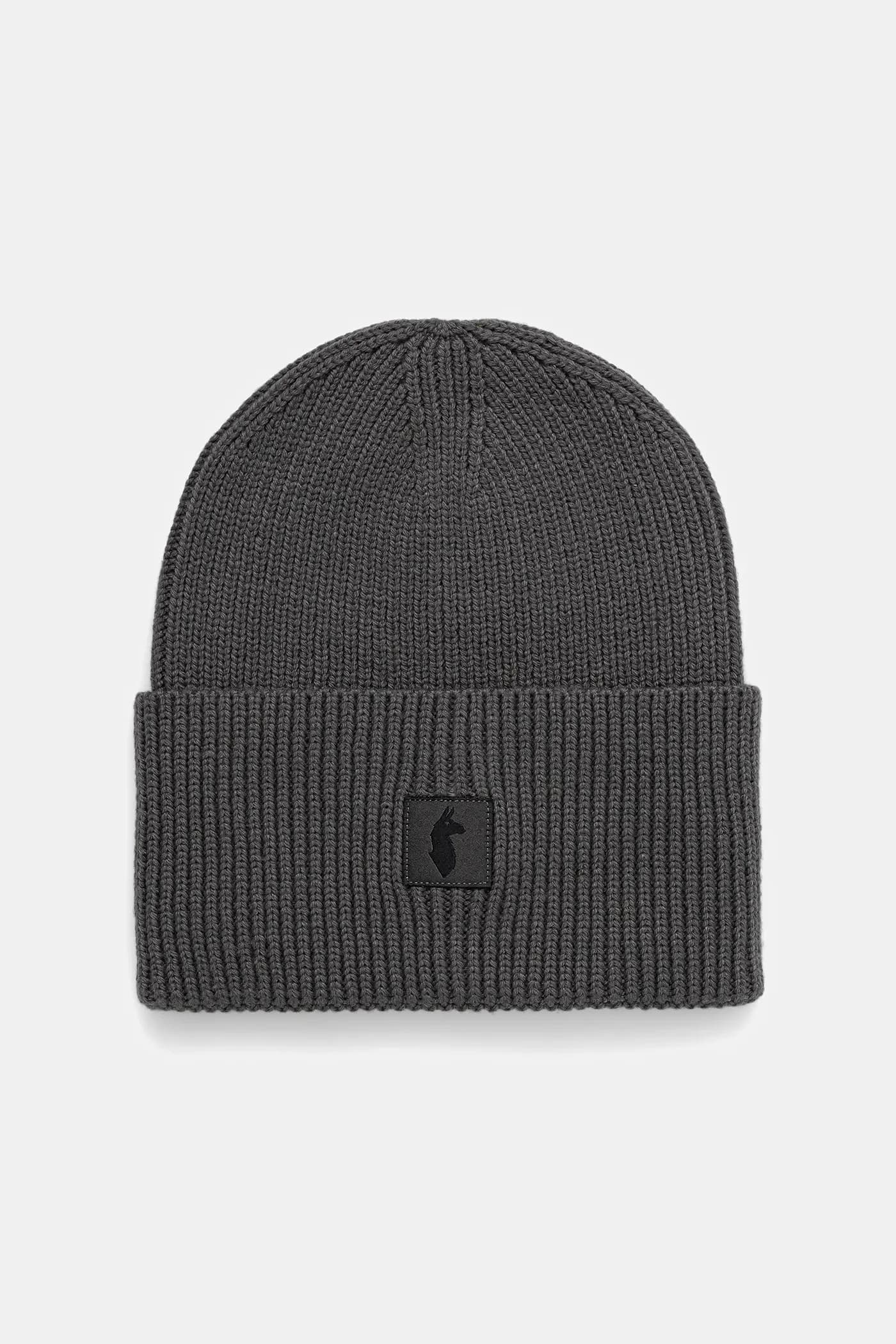 Вязаная шапка с манжетами