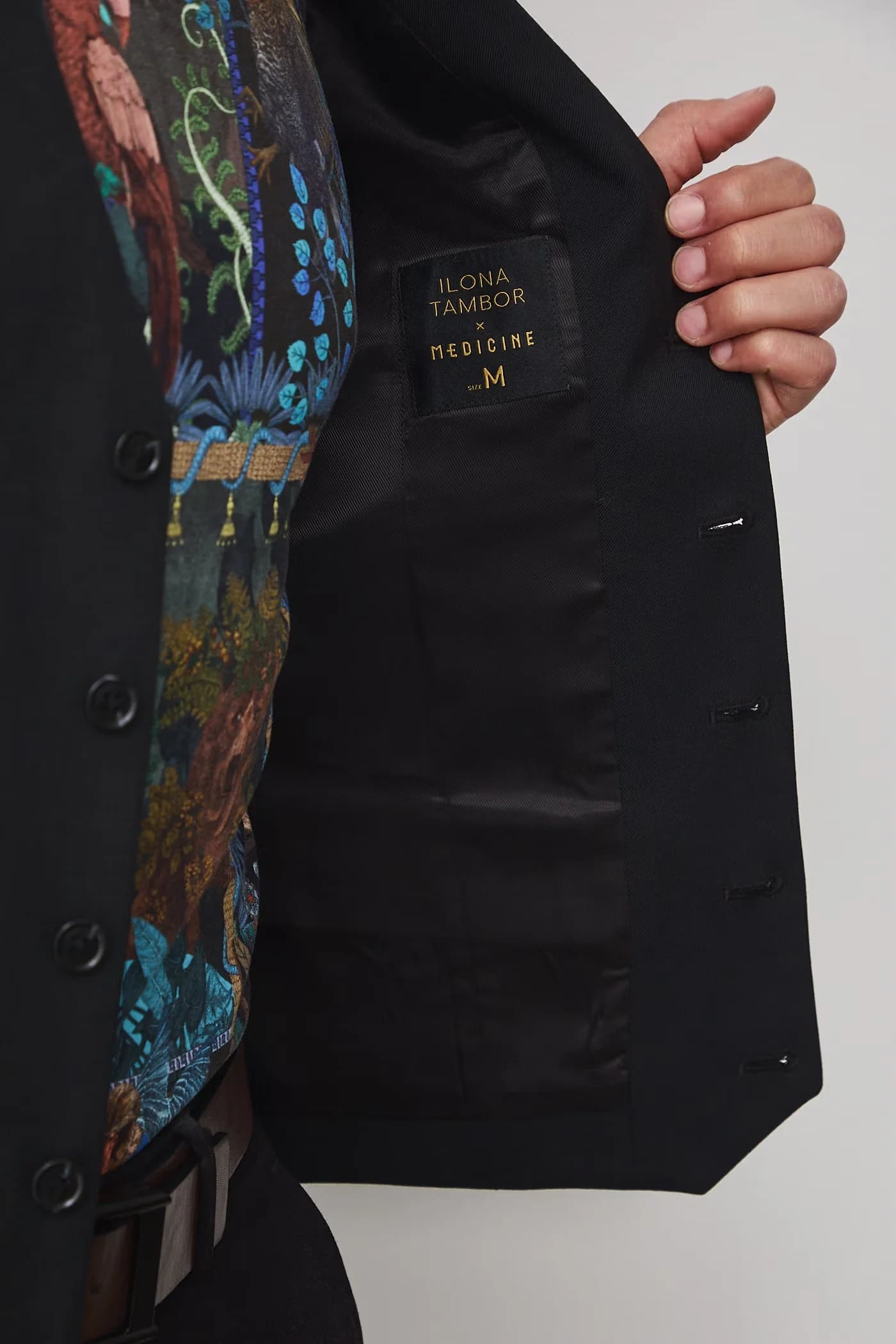 Мужской однобортный жилет из шерсти - фото 7