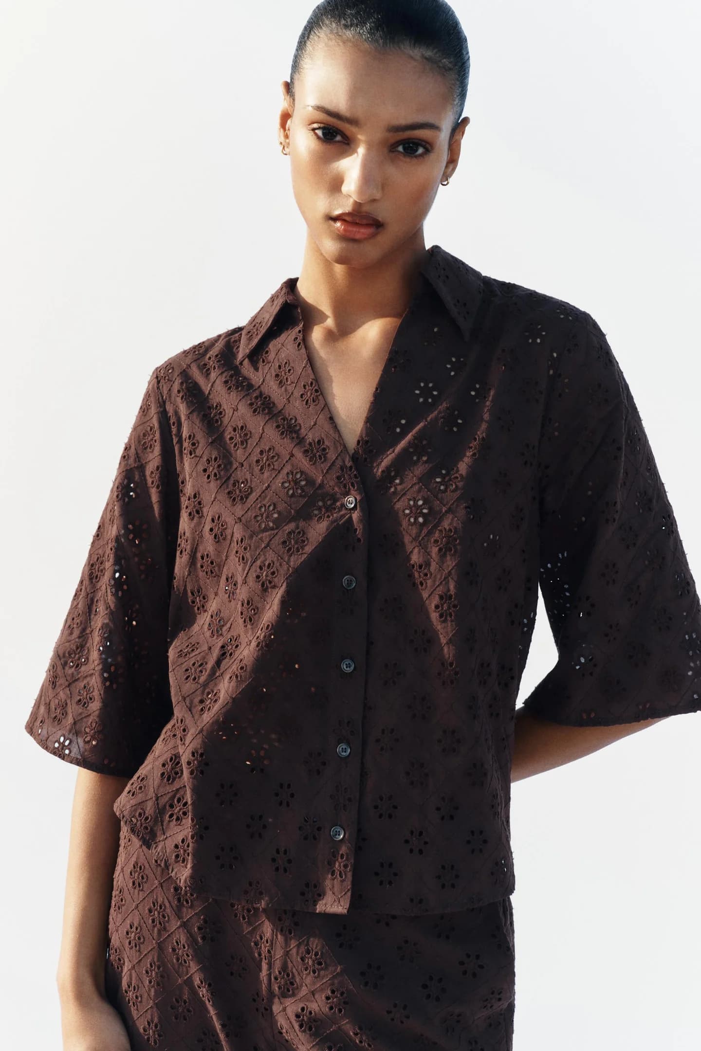 РУБАШКА С АЖУРНОЙ ВЫШИВКОЙ - фото 2