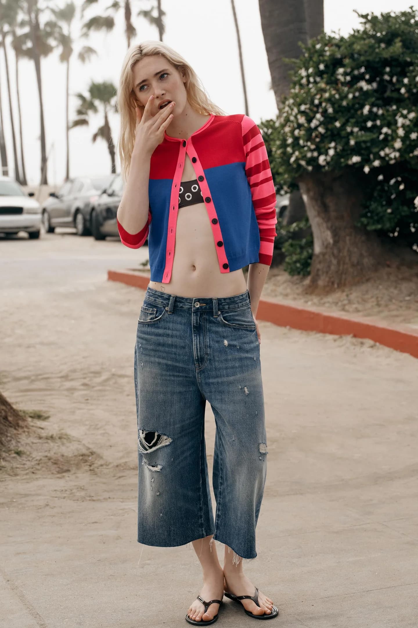 ВЯЗАНЫЙ КАРДИГАН С КОНТРАСТНЫМИ ДЕТАЛЯМИ