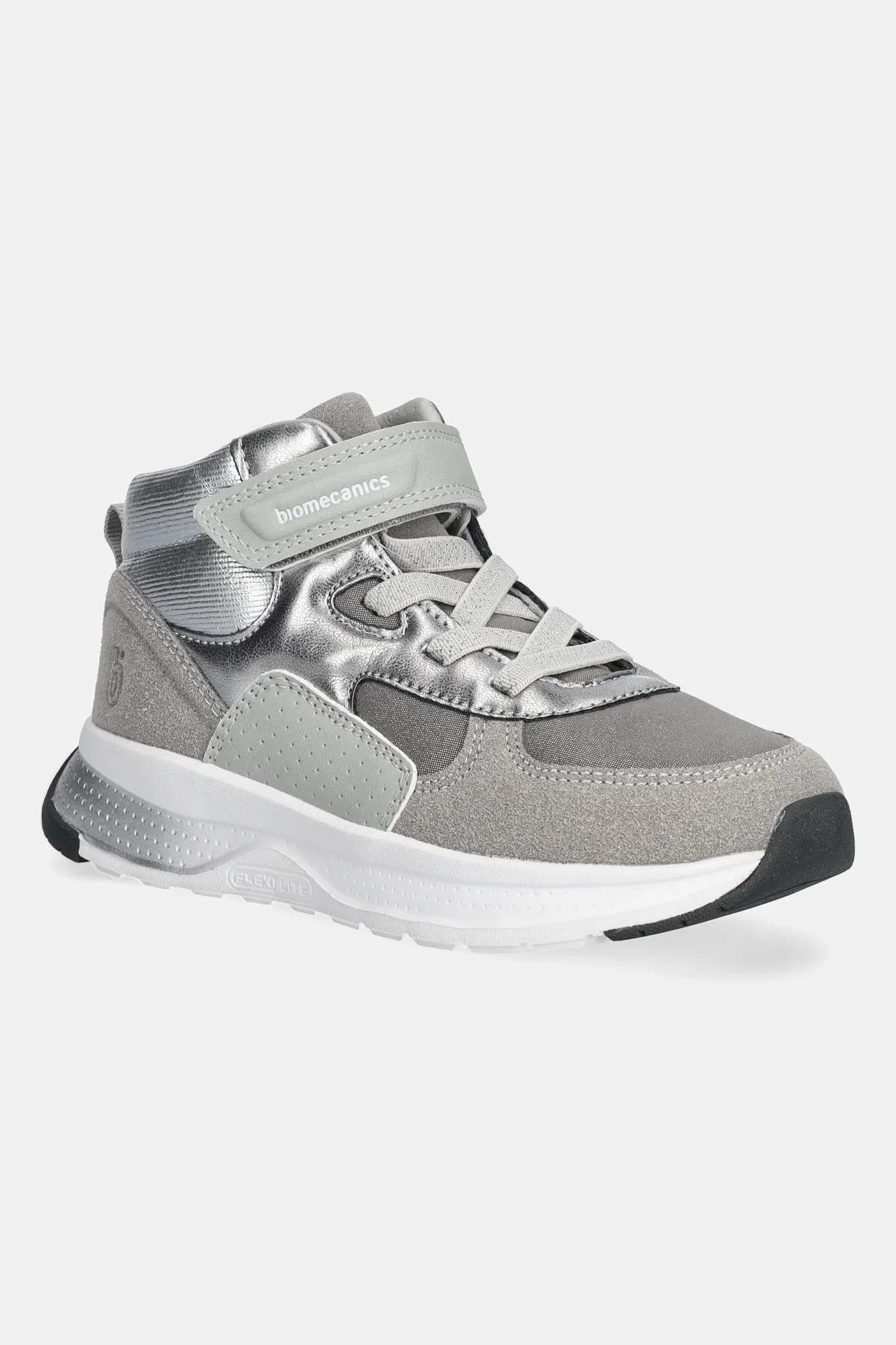 Детские кроссовки