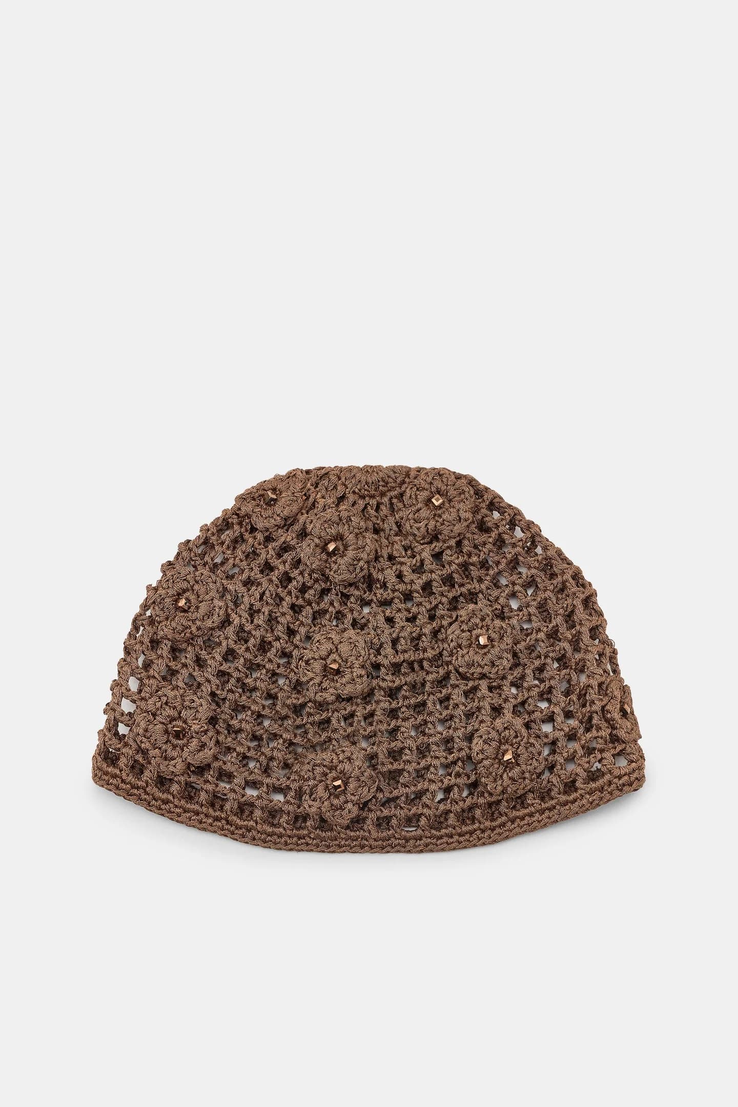 ШЛЕМ-ШАПКА С БУСАМИ И ЦВЕТАМИ