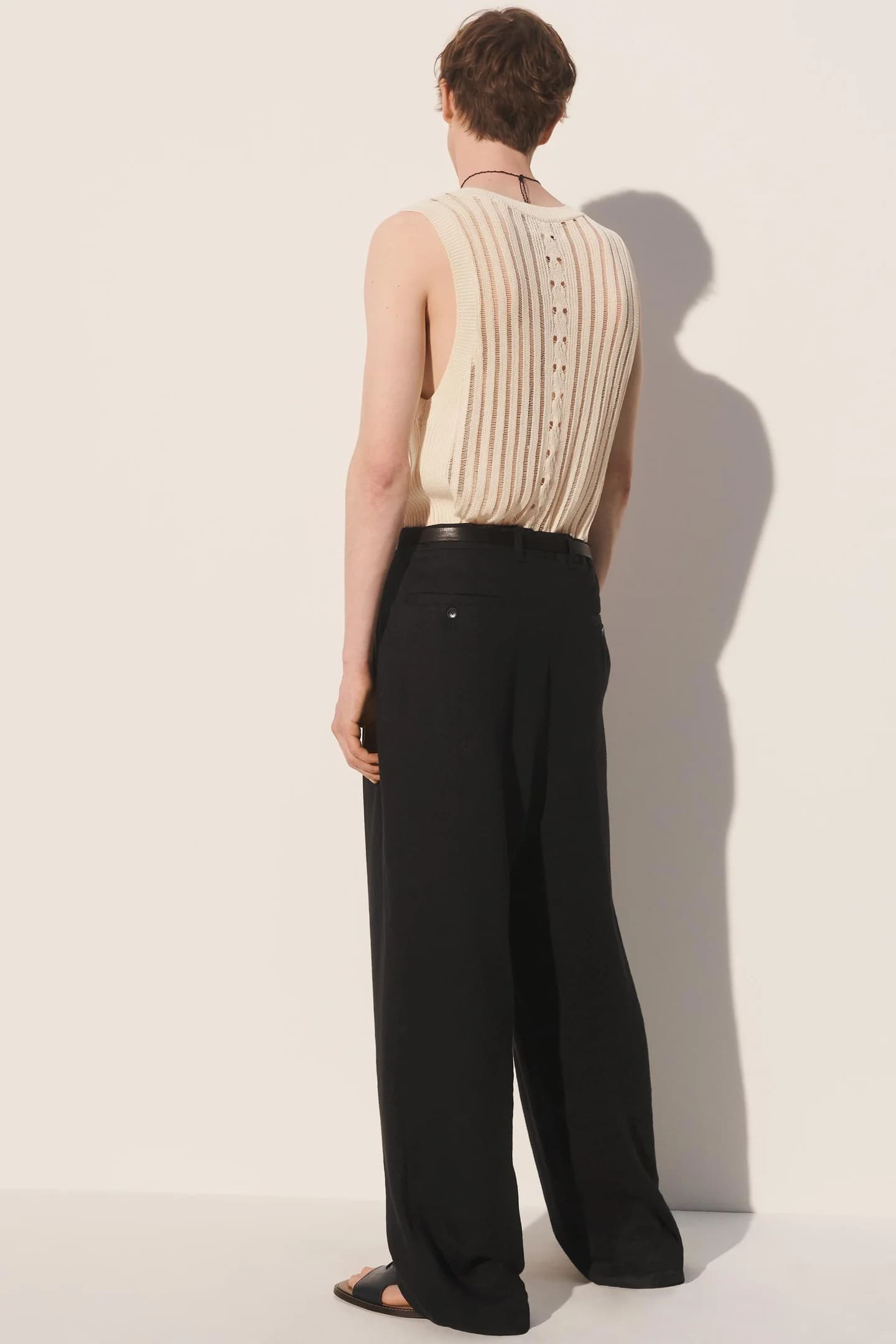 МАЙКА ИЗ СТРУКТУРНОГО ТРИКОТАЖНОГО ТКАНИ С АЖУРОМ - фото 2