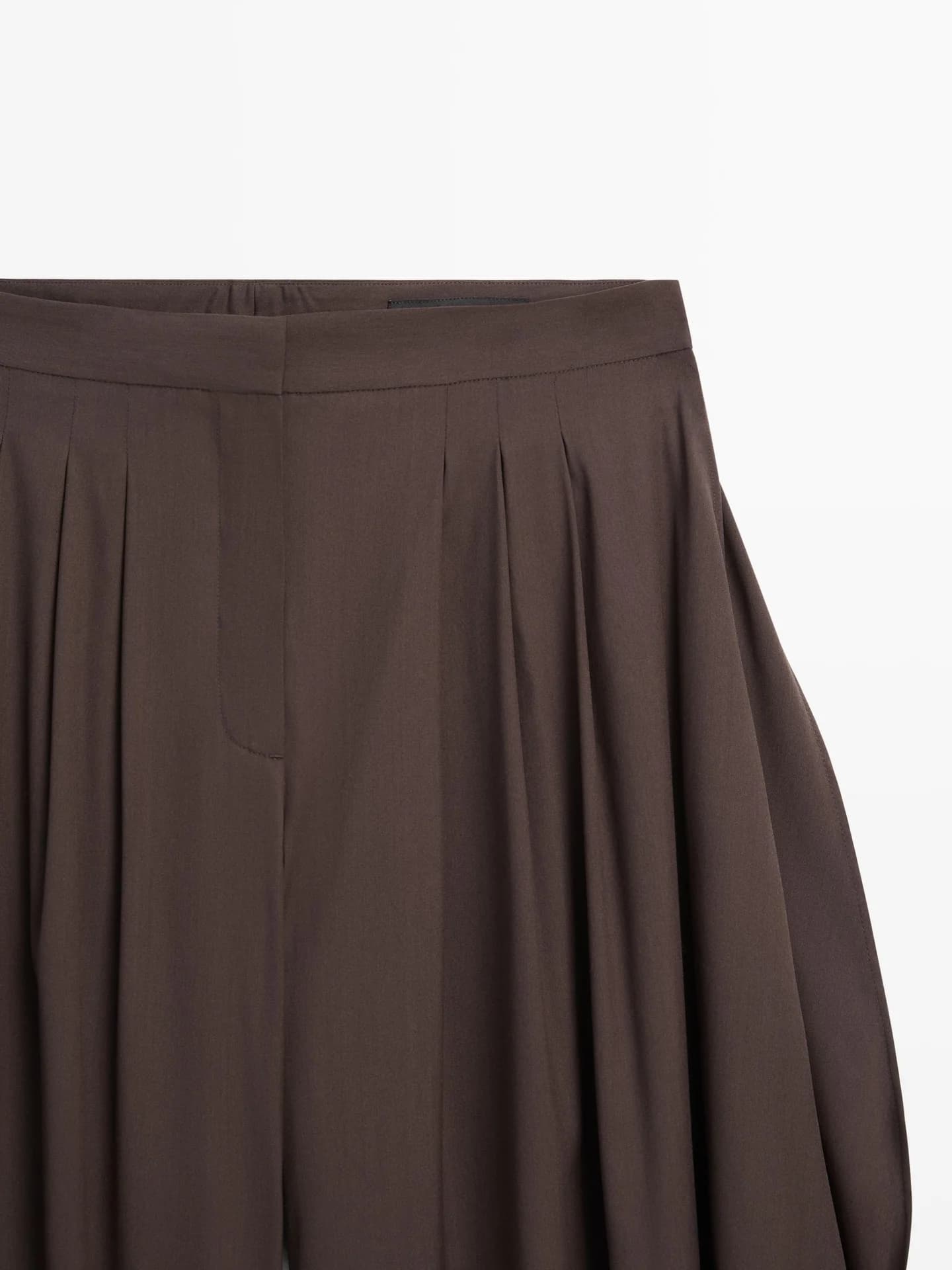 Брюки с широкими штанинами, складками и разрезами по бокам. - фото 4