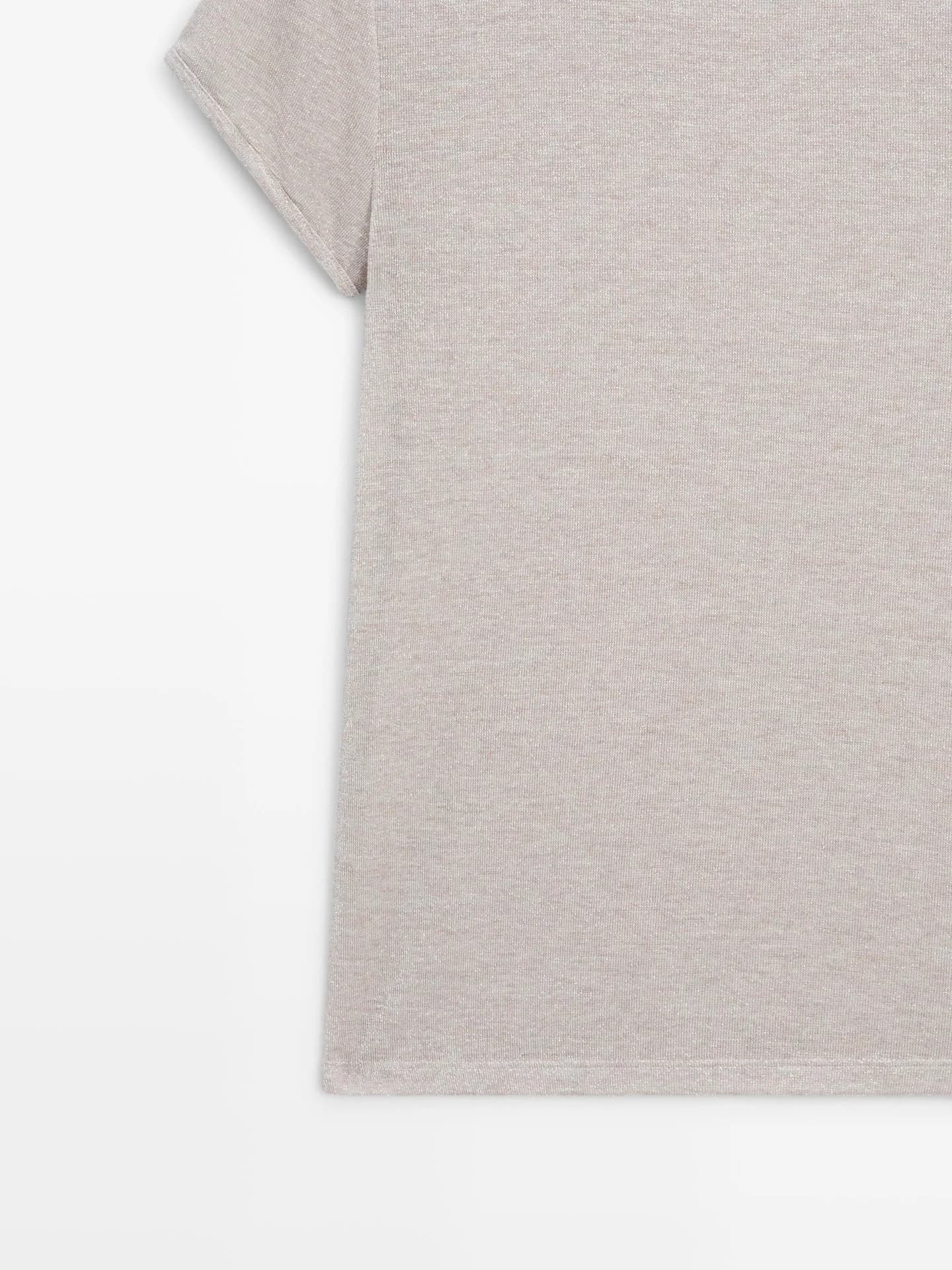 Футболка с короткими рукавами и блестящей деталью - фото 7